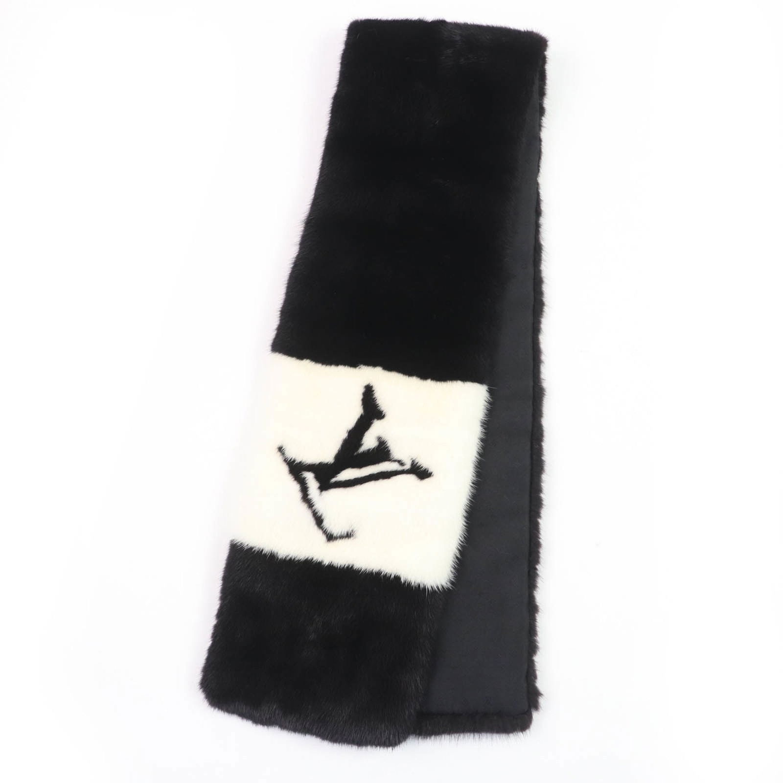 Louis Vuitton 2022 Louis Vuitton Echarpe Gaugram Mink Fur Shawl With Lv Logo: Brand: Louis Vuitton Type: Stole Gender: Women Color: Black, White Material: Fur Leather/Fur Type: Mink Fur Size (Lxw): 1.01m x 13.5cm / 39.76'' x 5.31'' Condition: Used (like new), Mint condition, li