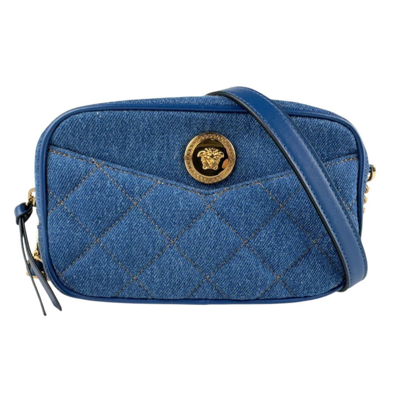 Versace Medusa Denim Blue Shoulder Bag: Brand: Versace Type: Shoulder Bag Material: Denim Color: Blue Gender: Women Size (Hxwxd): 11cm x 18cm x 6cm / 4.33'' x 7.08'' x 2.36'' Condition: Used (very good), A few traces of usage, some scratche