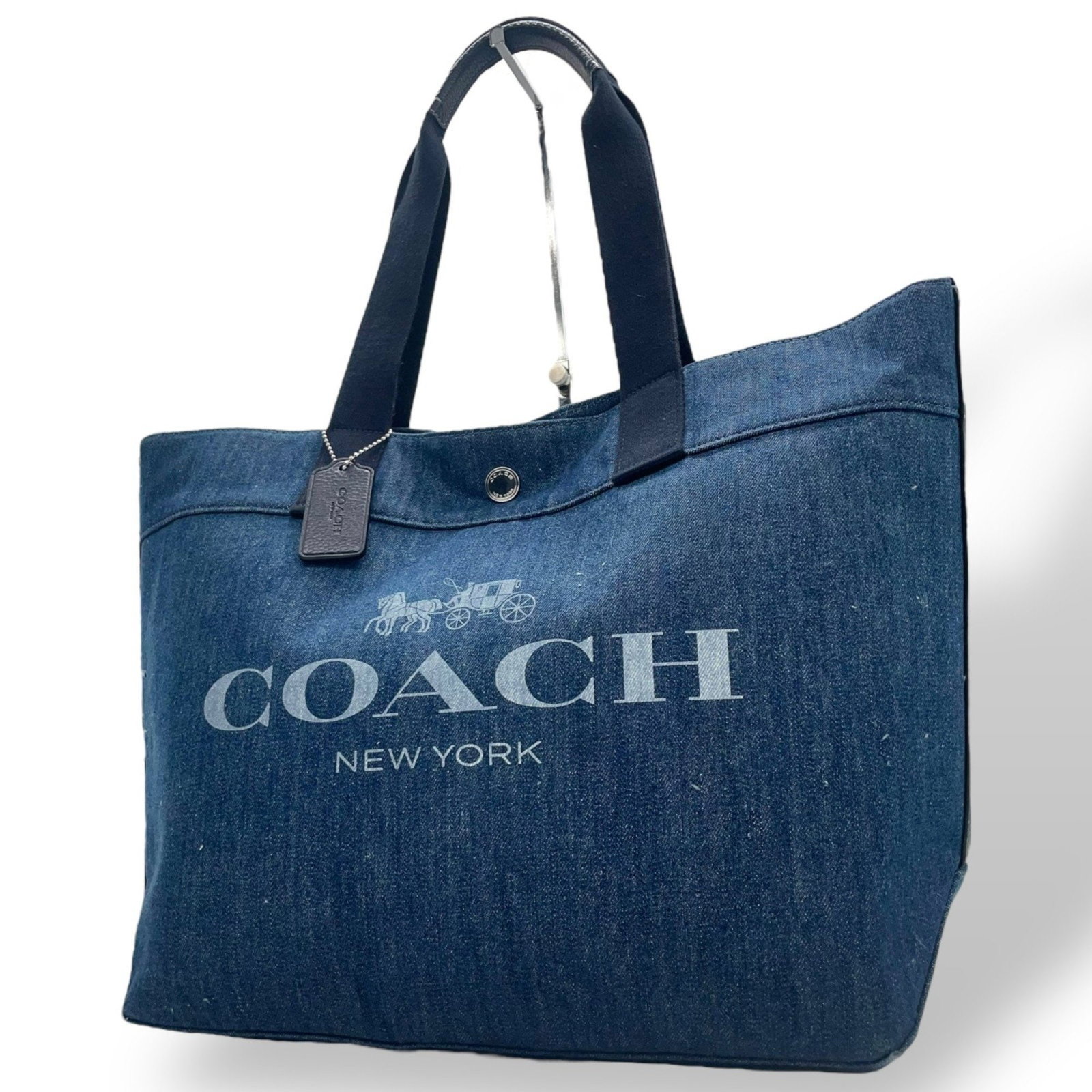 Coach Denim Tote Bag: Brand: Coach Type: Handbag, Shoulder Bag, Tote Bag Material: Denim Color: Blue Gender: Men,Women Size (Hxwxd): 31cm x 45cm x 14cm / 12.2'' x 17.71'' x 5.51'' Condition: Used (good), Traces of usage, s