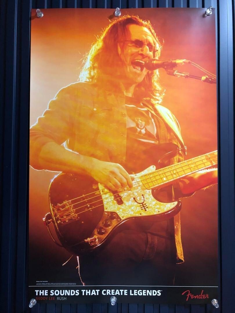 Rush Geddy Lee Large Poster Fender Guitar /The Sounds That Create Legend: Industry: Music Artist/Band: Rush Original/Reproduction: Original Genre: Rock & Pop Product Disclaimer: Please review the full description and photos. Lithographs may be plate-signed, hand-signed, or
