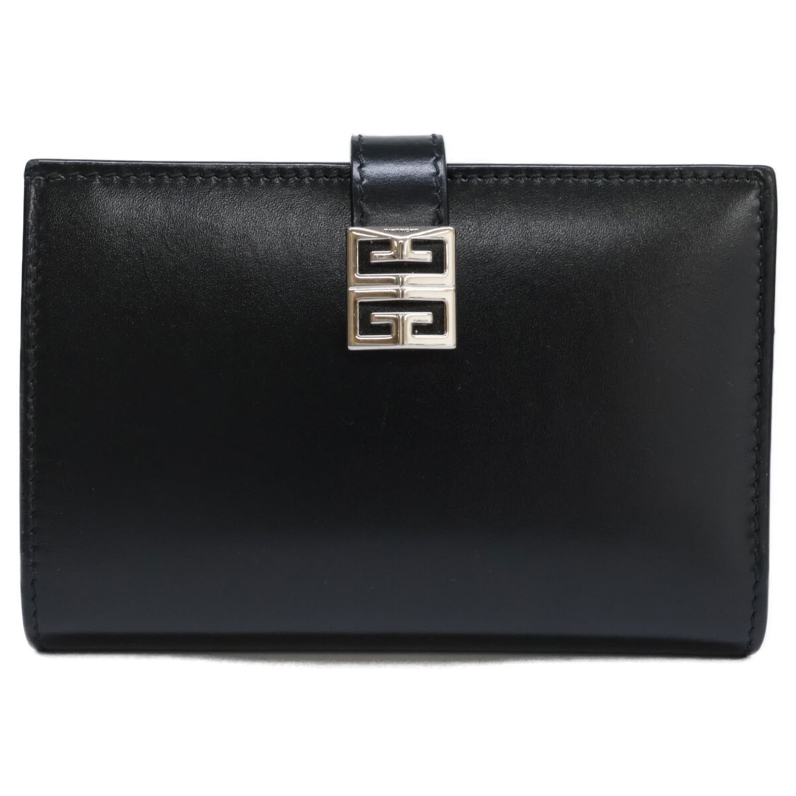 Givenchy Bb60Gzb15S 001 Medium Bifold Wallet 4G Medium Bifold Wallet (With Coin Purse) Black: Brand: Givenchy Type: Middle Wallet (Bi-Fold) Gender: Women Material: Leather Leather/Fur Type: Calfskin Color: Black Size (Hxwxd): 9cm x 13.5cm x 2.5cm / 3.54'' x 5.31'' x 0.98'' Condition: Used (goo