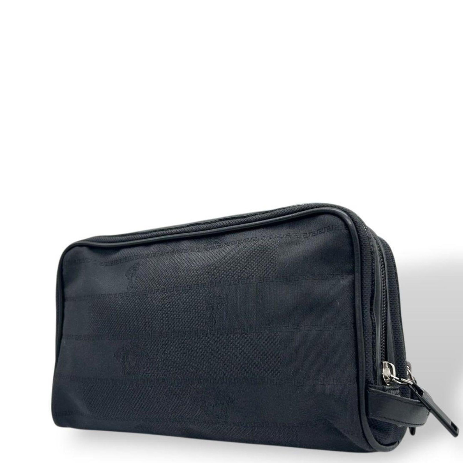 Gianni Versace Gianni Versace Clutch Bag In Black With A Medusa Print And Nylon Logo: Brand: Versace Type: Pouch Material: Nylon Color: Black Gender: Women Size (Hxwxd): 16cm x 27cm x 9cm / 6.29'' x 10.62'' x 3.54'' Condition: Used (good), Traces of usage, scratches / dirt can be seen