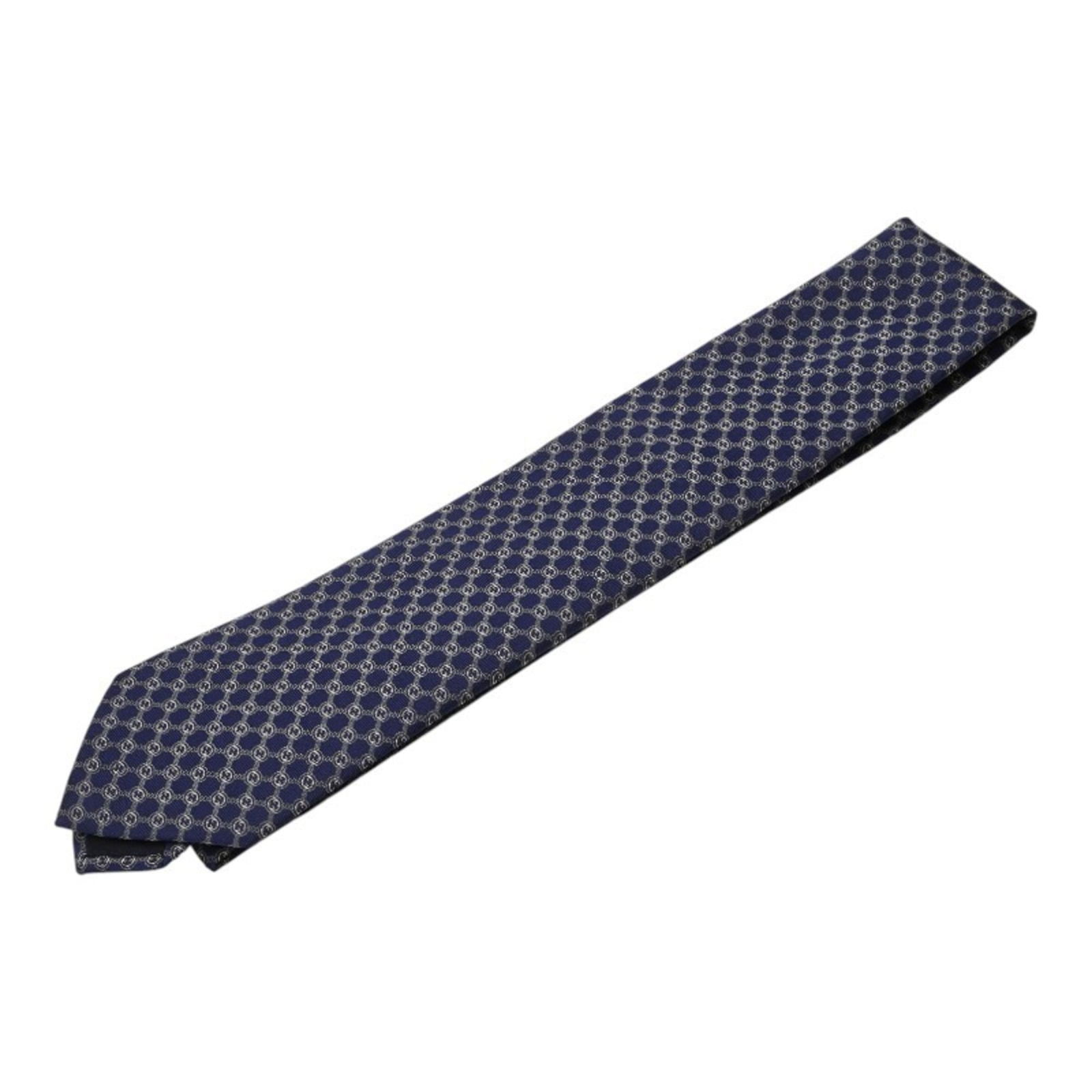 Gucci Interlocking G Tie: Brand: Gucci Type: Cravat Gender: Men Color: Blue Material: Silk Total Length: 146cm / 57.48'' Width: 8.5cm / 3.34'' Condition: Used (very good), A few traces of usage, some scratches / dirt can be se