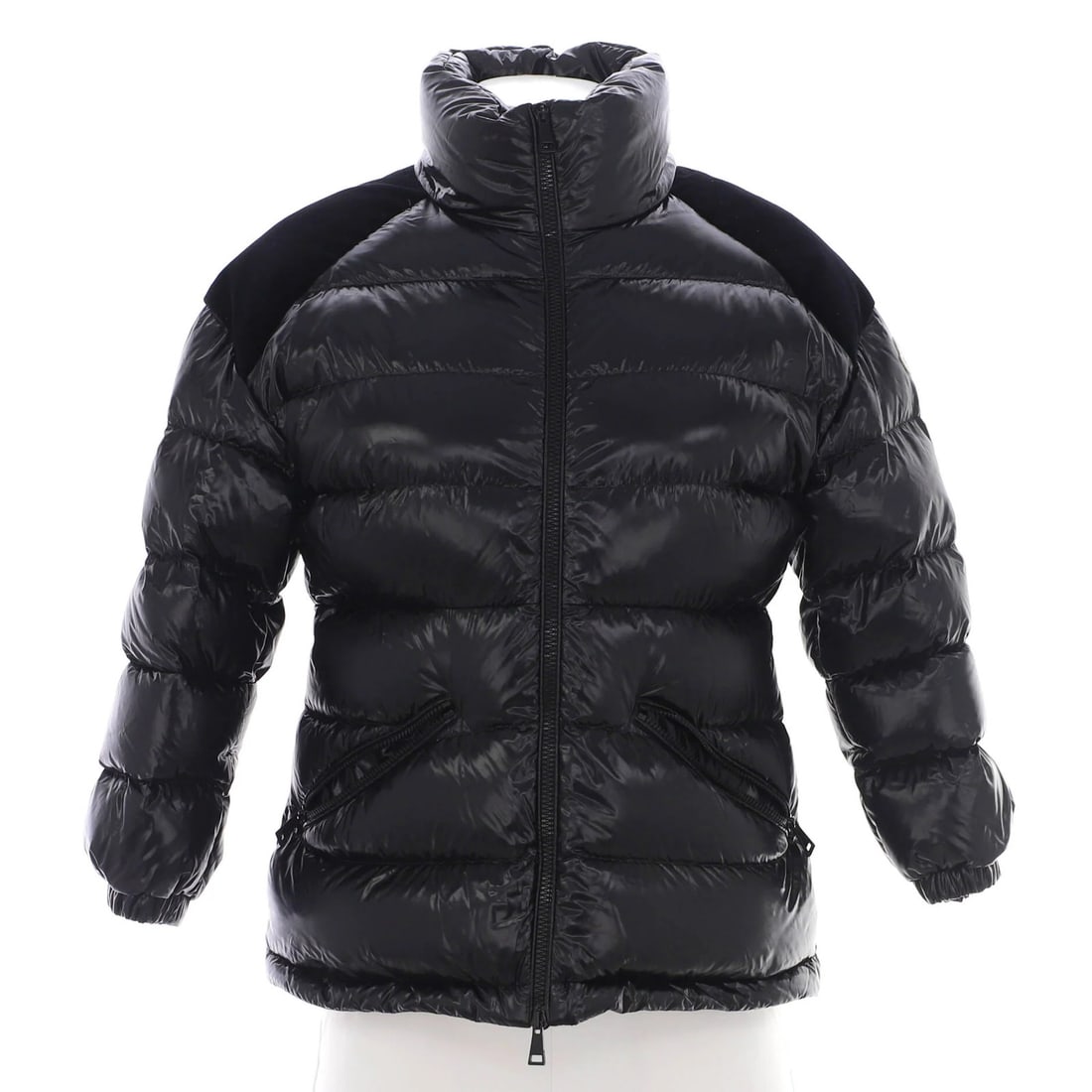 Moncler Women'S Celepine Puffer Jacket Quilted Polyamide With Down: Brand: Moncler Type: Apparel Size: 1 Outer Shell Material: Polyamide Size Type: Regular Style: Jacket Color: Black Sleeve Length: 16.5 Model: Women's Celepine Puffer Jacket Quilted Polyamide with Down