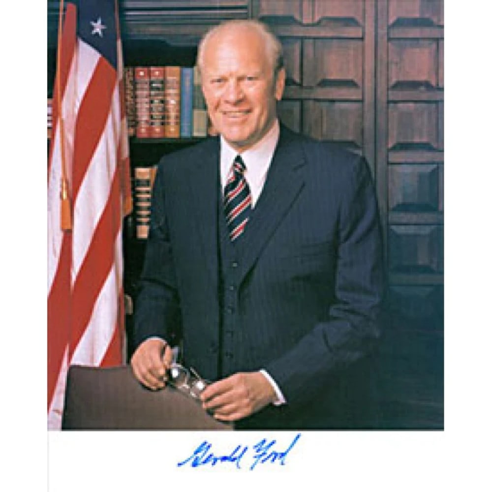 Gerald Ford 38Th President Autographed 8X10 Photo (1 of 1)