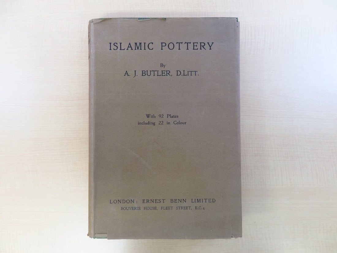 A.J.Butler,D.Litt : Islamic Pottery Islamic Antique Pottery Collection Art Book: Binding: Hardcover Place Of Publication: London Language: English Special Attributes: Collector"s Edition Illustrated Author: A.J.Butler D.Litt Region: Europe Publisher: Ernest Benn Topic: Islam Subje