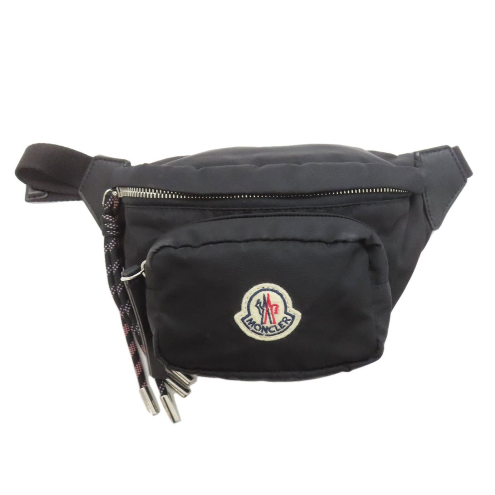 Moncler Logo Hip Bag/Waist Bag: Brand: Moncler Type: Fanny Pack Material: Nylon Color: Black Gender: Women Size (Hxwxd): 15.5cm x 22cm x 2cm / 6.1'' x 8.66'' x 0.78'' Condition: Used (good), Traces of usage, scratches / dirt can be