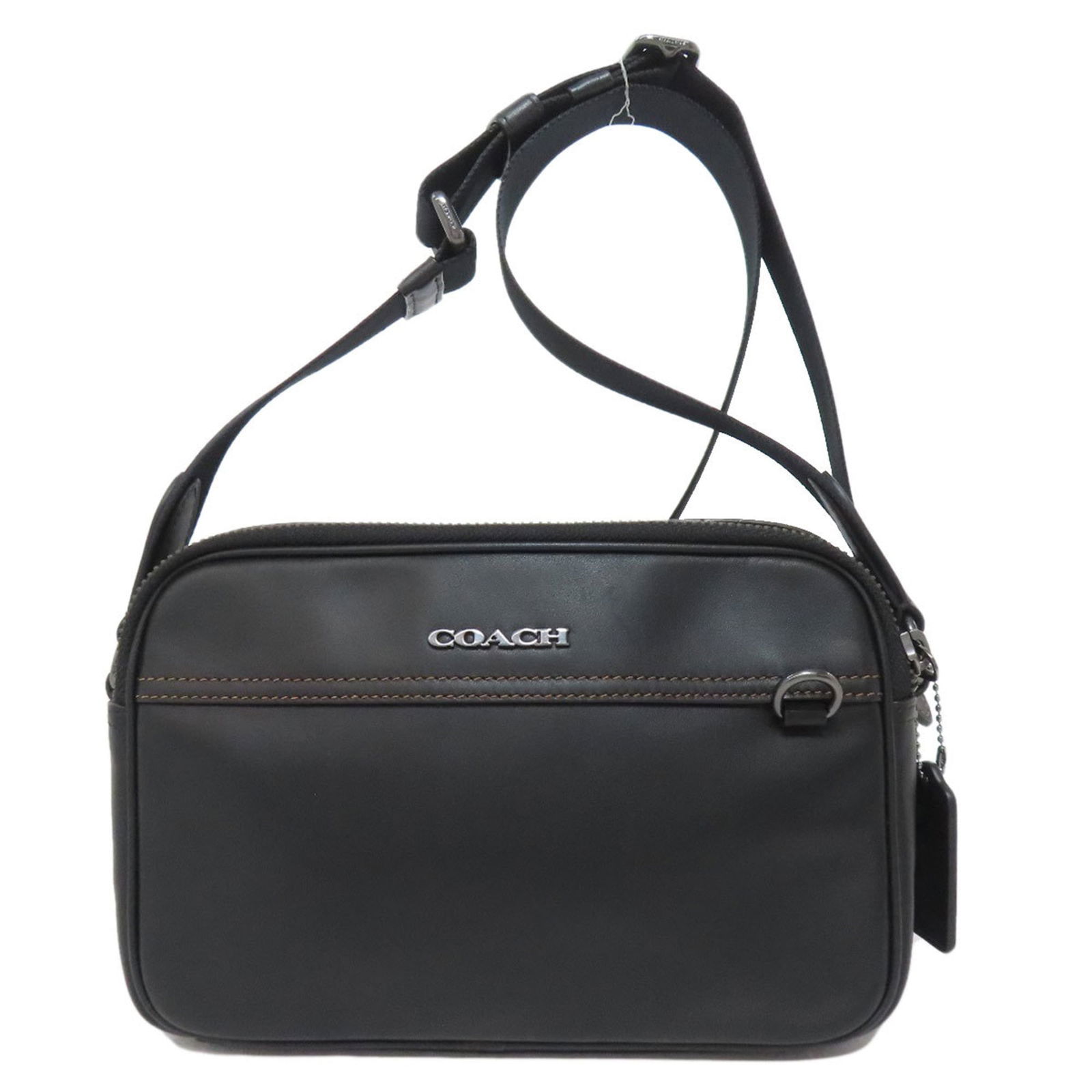 Coach C4148 Graham Crossbody Shoulder Bag Leather: Brand: Coach Type: Shoulder Bag Material: Leather Color: Black Closure: Zipper Inner Pocket: Open Pocket 4 Outer Pocket: Open Pocket 1 Gender: Women Size (Hxwxd): 15cm x 23cm x 7cm / 5.9'' x 9.05'' x