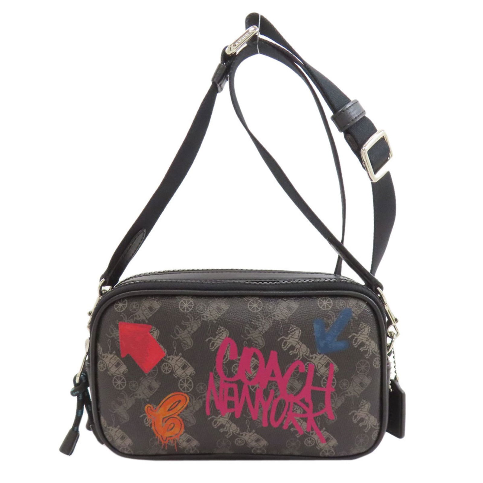 Coach F84640 Long Shoulder Bag Pvc: Brand: Coach Type: Shoulder Bag Material: Pvc Color: Black Gender: Women Size (Hxwxd): 11cm x 19cm x 5cm / 4.33'' x 7.48'' x 1.96'' Condition: Used (very good), A few traces of usage, some scratches /