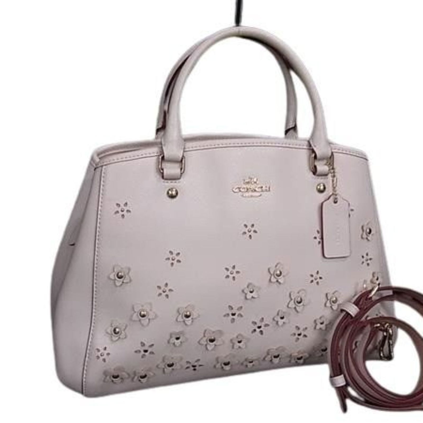Coach Floral Appliqu Handbag 37659 Ivory Leather: Brand: Coach Type: Handbag, Shoulder Bag, Tote Bag Material: Leather Color: Ivory Gender: Women Size (Hxwxd): 25cm x 35.5cm x 11cm / 9.84'' x 13.97'' x 4.33'' Condition: Used (very good), A few traces