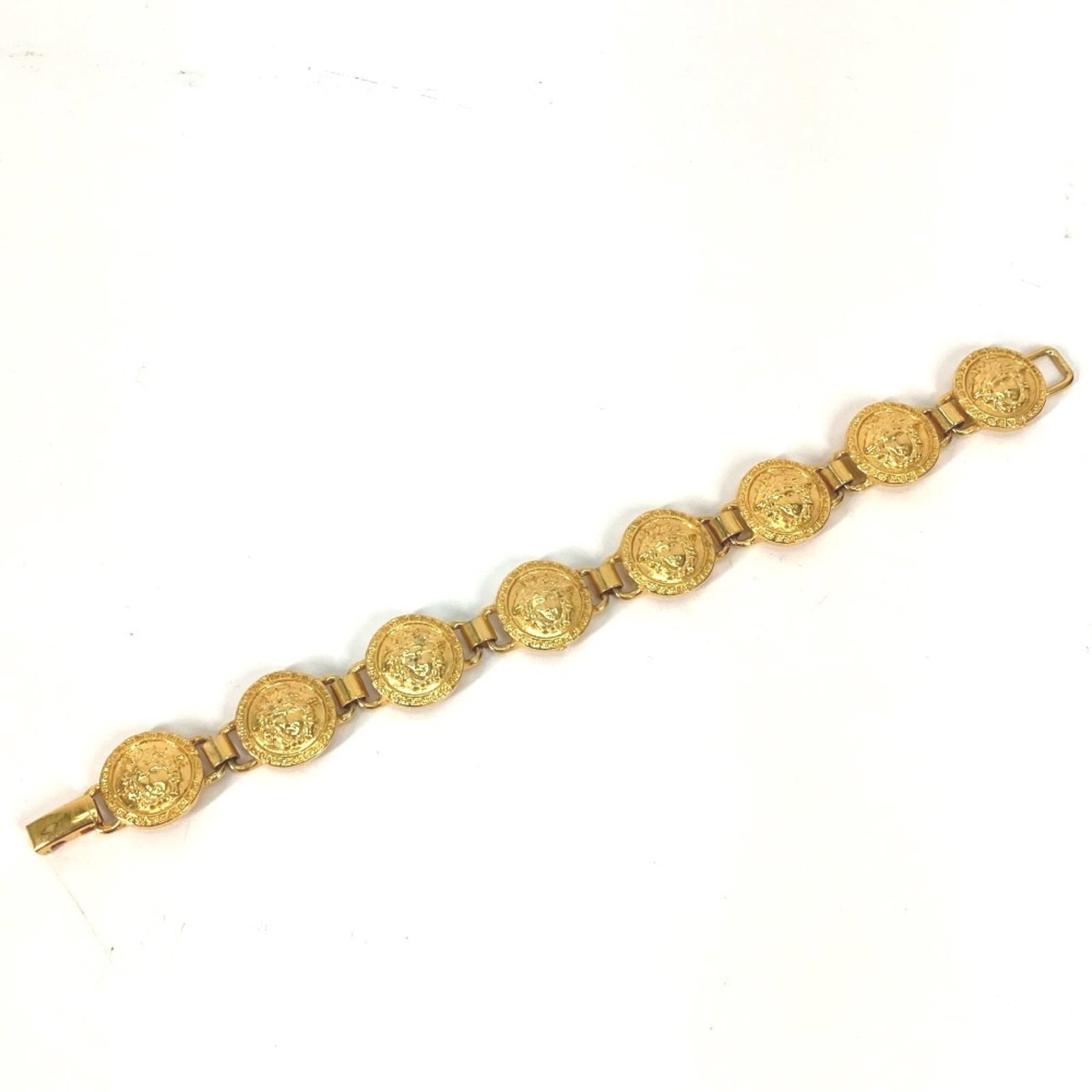 Versace Medusa Bracelet: Brand: Versace Type: Charm Bracelet Gender: Women Material: Metal Color: Gold Length: 19.5cm / 7.67'' Condition: Used (very good), A few traces of usage, some scratches / dirt can be seen but overall