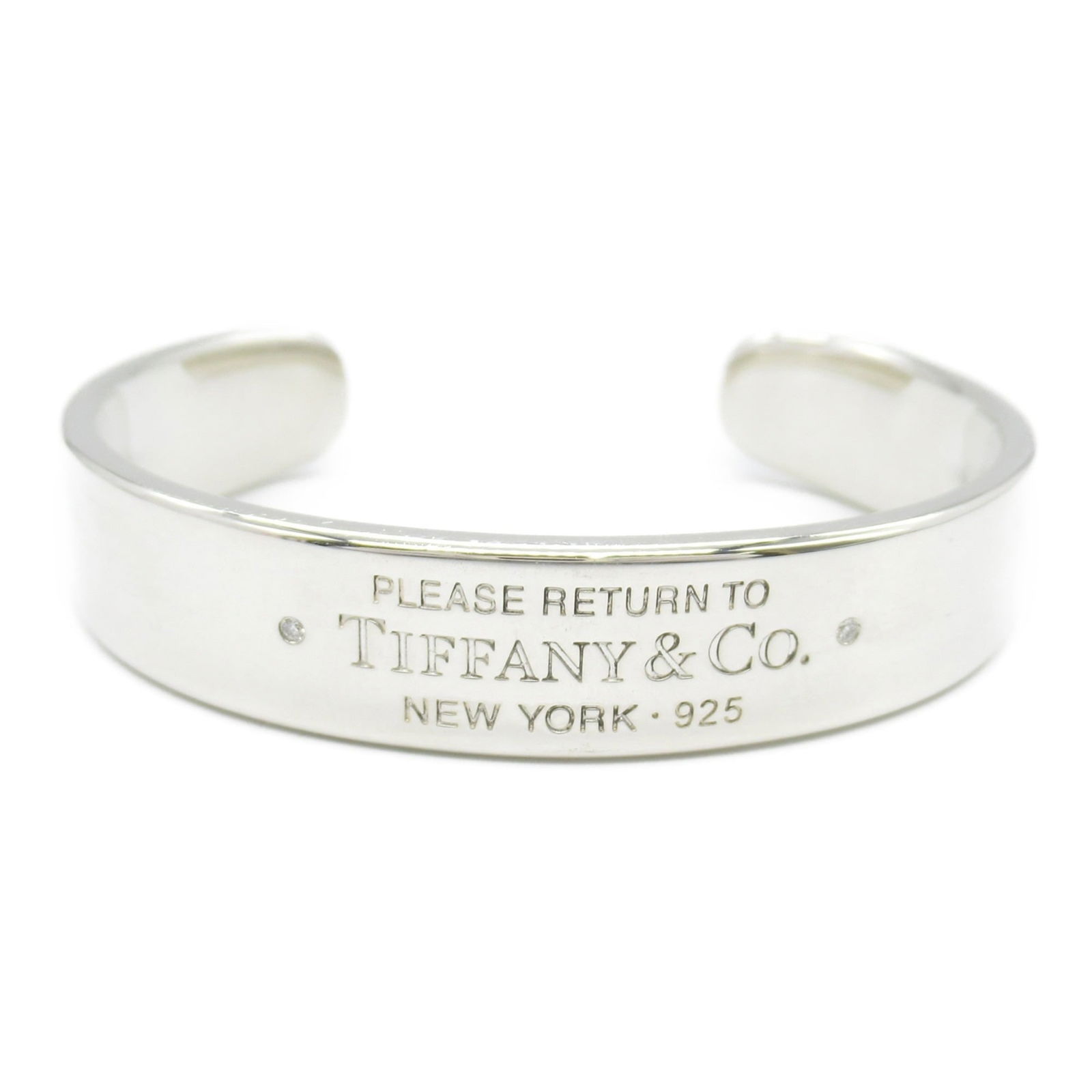 Tiffany & Co. Return To Narrow Cuff Bangle Silver 925 Diamond: Brand: Tiffany Type: Cuff Bracelet Gender: Women Material: Silver 925 Color: Silver Stone: Diamond Weight (Ct.): 0.01 Length: 14.5cm / 5.7'' Condition: Used (like new), Hardly any traces of usage nice