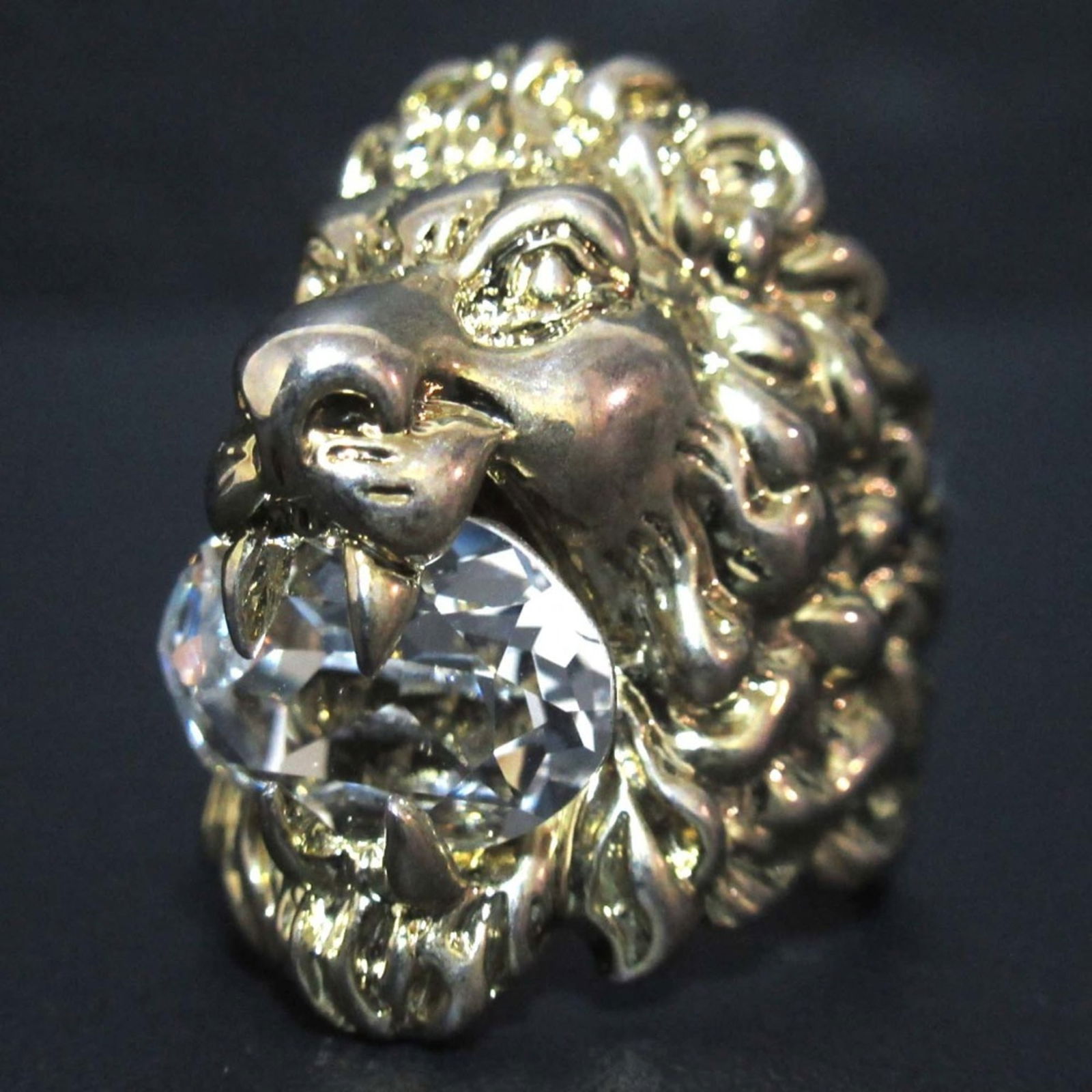 Gucci Lion Head Ring: Brand: Gucci Type: Band Ring Gender: Men,Women Color: Gold Material: Gold Plating Us Size: 9.5 Condition: Used (like new), Hardly any traces of usage nice item or refurbished item Product Disclaimer: