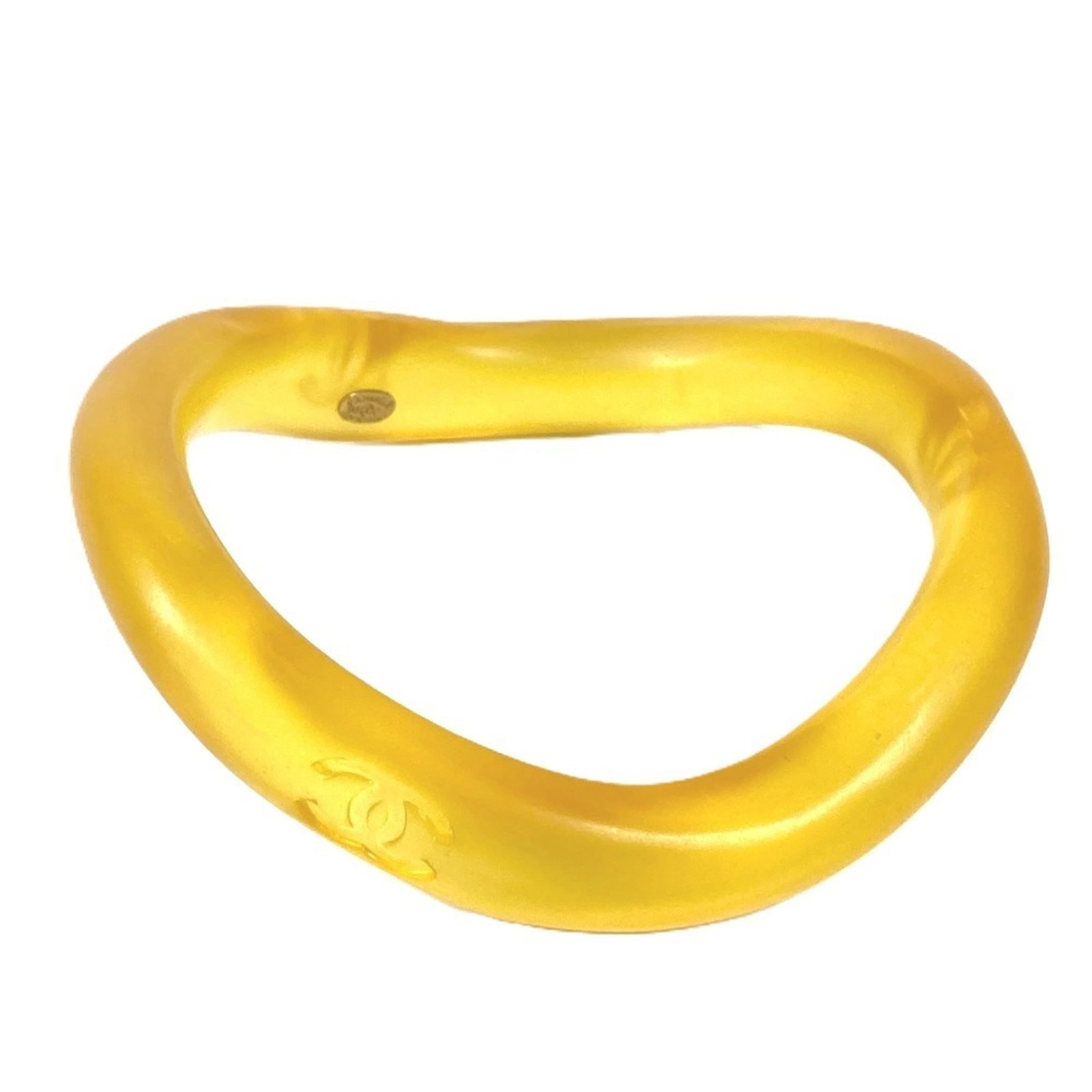 Chanel Chanel 96C Cc Logo Coco Mark Accessories Bracelet Bangle Resin: Brand: Chanel Type: Bangle Gender: Women Material: Resin Color: Yellow Length: 21cm / 8.26'' Condition: Used (good), Traces of usage, scratches / dirt can be seen but generally in good condition Produ