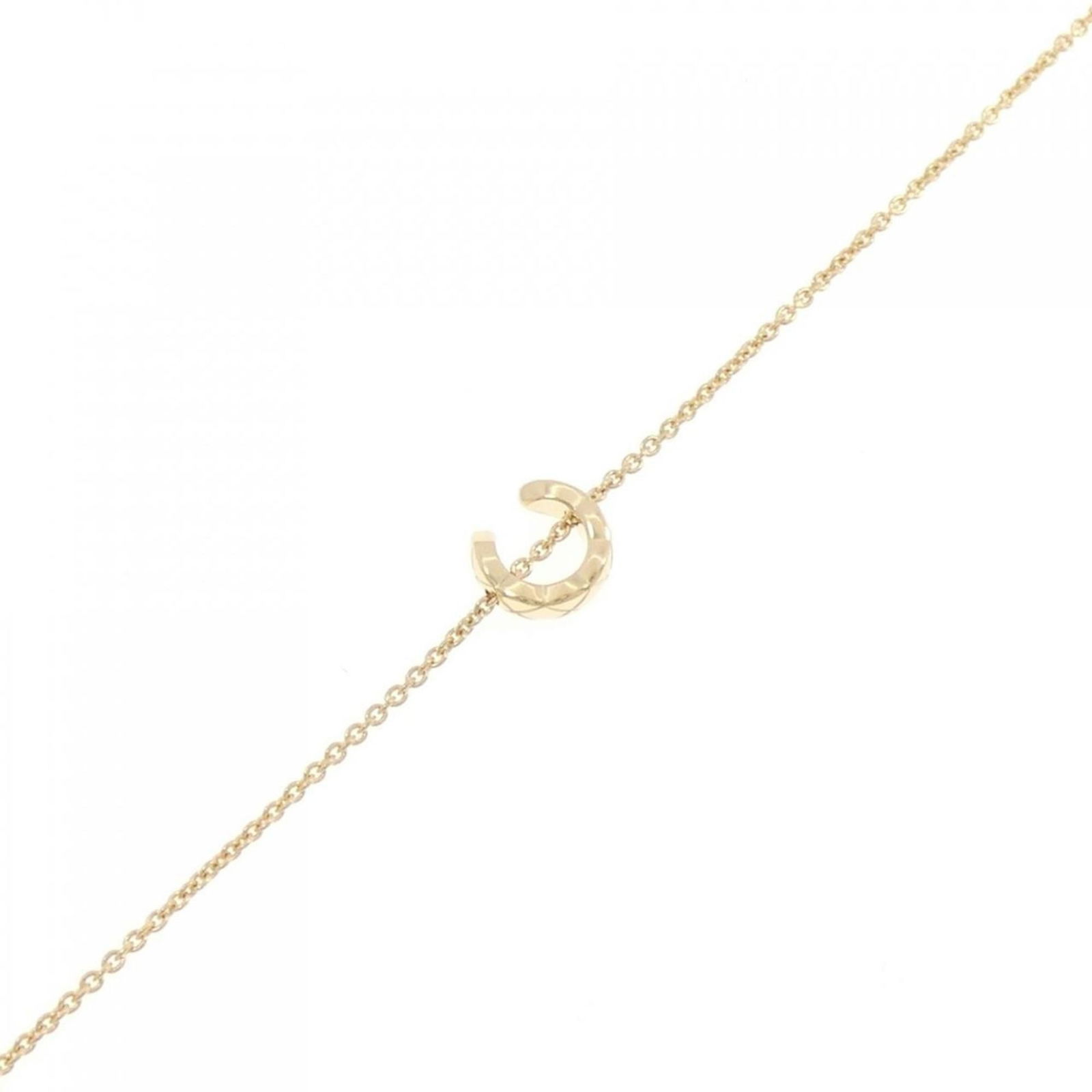 Chanel Coco Crush Bracelet: Brand: Chanel Type: Charm Bracelet Gender: Women Material: Yellow Gold (18K) Length: 15cm - 17cm / 5.9'' - 6.69'' Width: 7.4mm / 0.29'' Weight: 2.3g / 0.08oz. Condition: Used (very good), A few traces