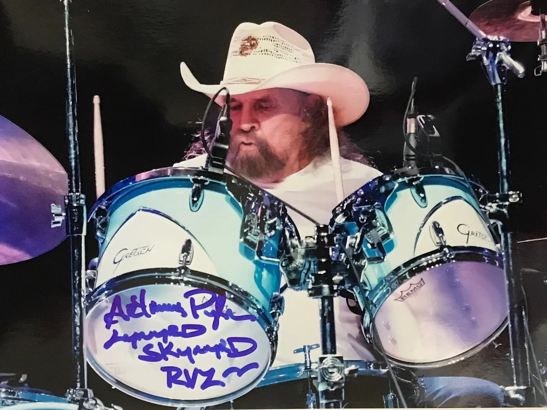 Artimus Pyle Autographed 8X10 Photo & Drumstick: Artimus Pyle Autographed 8x10 Photo & Drumstick Artimus Pyle is best known for playing the drums with Lynyrd Skynyrd He was inducted into the Rock and Roll Hall of Fame in 2006. Product Disclaimer: No
