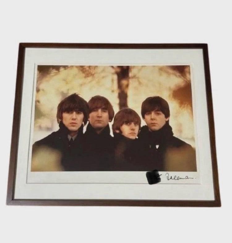 The Beatles - Robert Freeman "For Sale" Edition Autographed Framed Xxx/500: Artist: THE BEATLES Robert Freeman Signed By: Robert Freeman Size: Medium Signed: Yes Material: Paper Original/Licensed Reprint: Original Framing: Framed Region Of Origin: Europe Subject: THE BEATLES