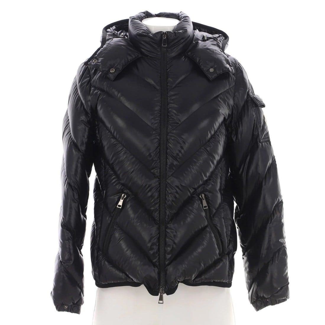 Moncler Women'S Brouel Puffer Jacket Chevron Quilted Polyamide With Down: Brand: Moncler Type: Apparel Size: 2 Outer Shell Material: Polyamide Style: Jacket Size Type: Regular Color: Black Sleeve Length: 22.5 Model: Women's Brouel Puffer Jacket Chevron Quilted Polyamide wit