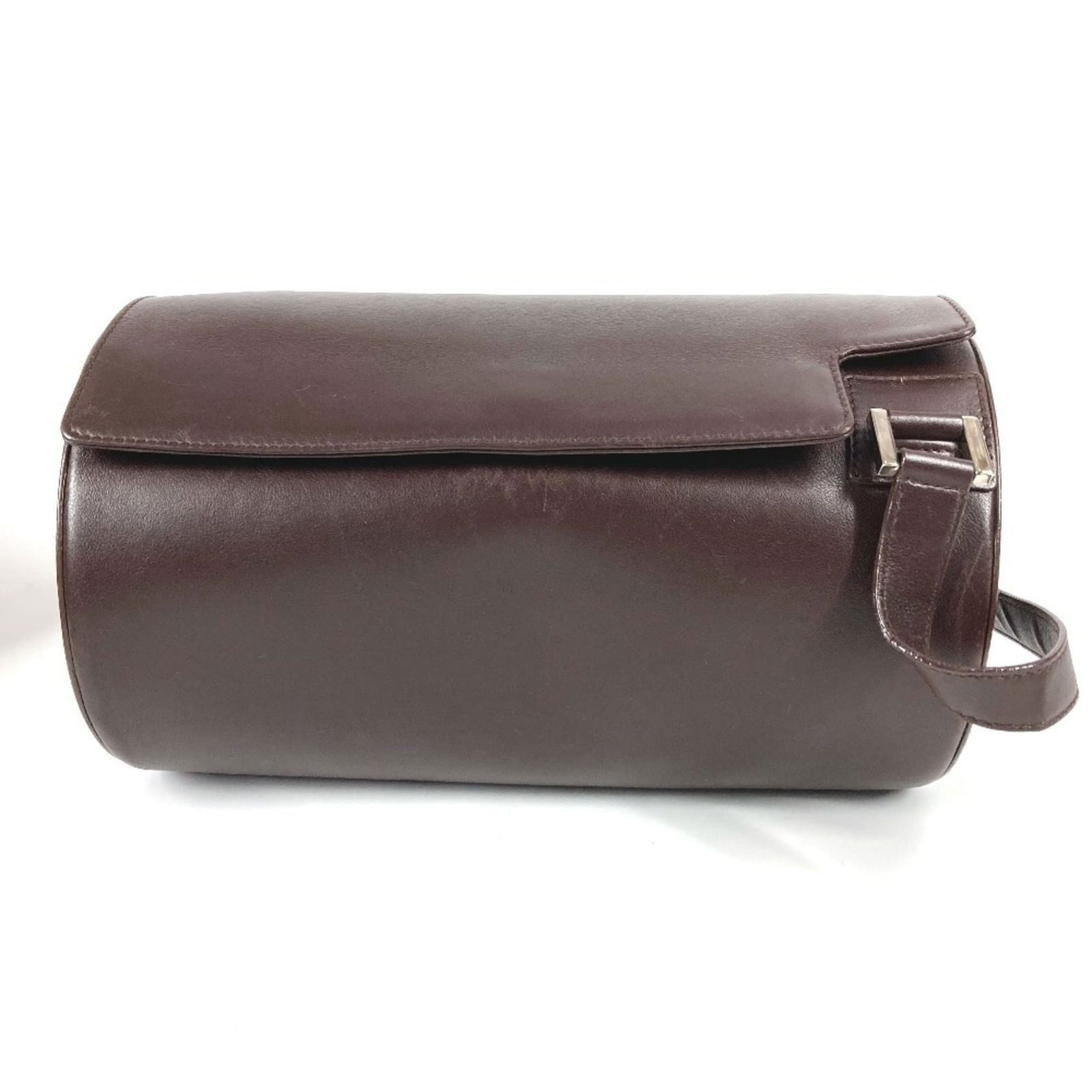 Bvlgari Logomania Cylindrical Drum-Shaped Flap Shoulder Bag In Brown Leather: Brand: Bvlgari Type: Shoulder Bag Material: Leather Color: Brown Gender: Men,Women,Unisex Size (Hxwxd): 15cm x 25.5cm x 10cm / 5.9'' x 10.03'' x 3.93'' Condition: Used (good), Traces of usage, scratch