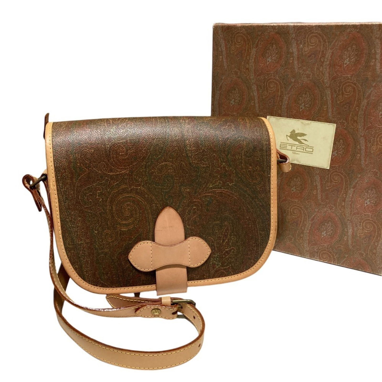 Etro Paisley Crossbody Flap Shoulder Bag In Natural: Brand: Etro Type: Shoulder Bag Color: Brown Gender: Women Size (Hxwxd): 20cm x 25.5cm x 8cm / 7.87'' x 10.03'' x 3.14'' Condition: Used (good), Traces of usage, scratches / dirt can be seen but genera