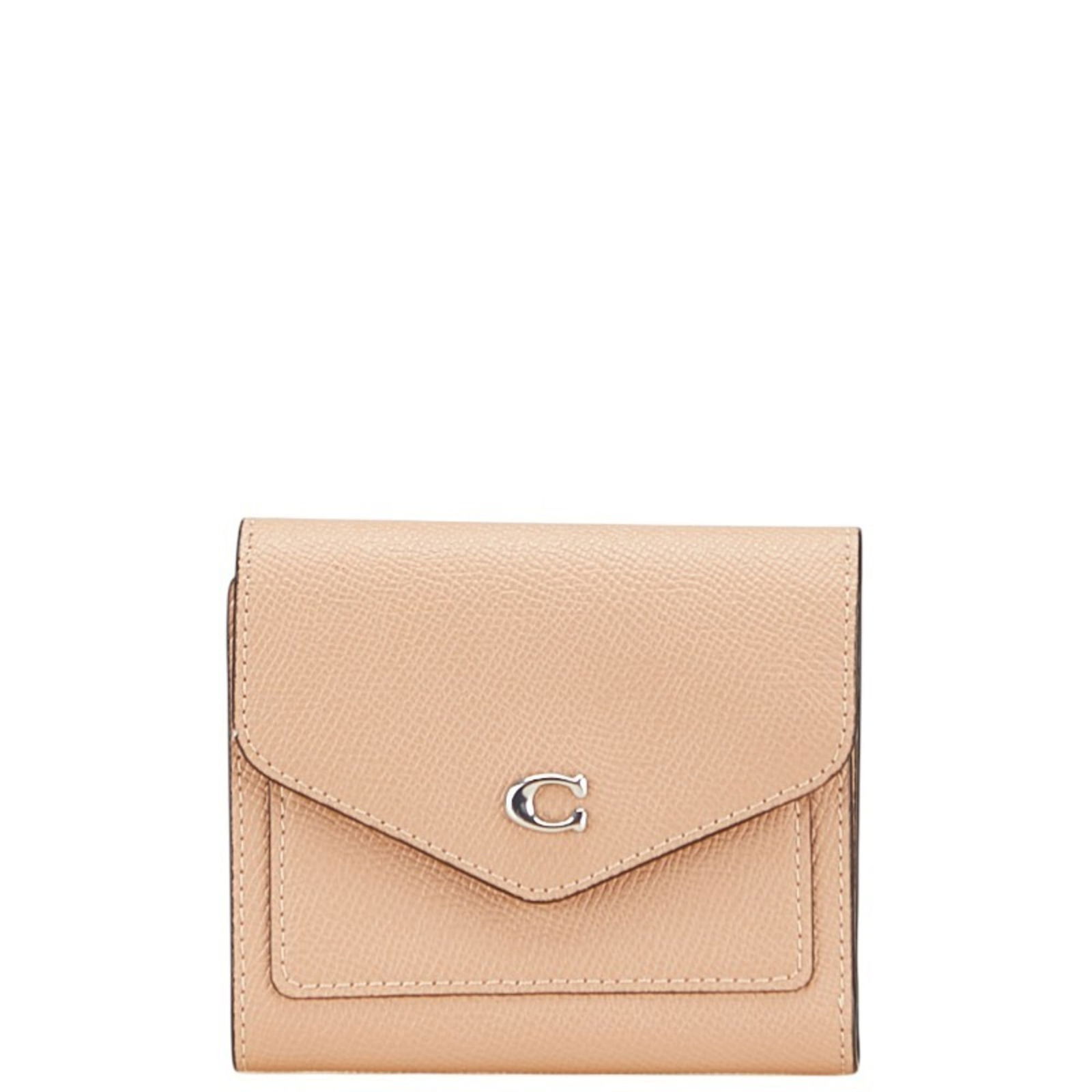 Coach Winn Small Trifold Wallet In Beige Leather: Brand: Coach Type: Wallet (Tri-Fold) Gender: Women Material: Leather Color: Beige Size (Hxwxd): 10cm x 11cm x 1.5cm / 3.93'' x 4.33'' x 0.59'' Condition: Used (good), Traces of usage, scratches / dirt