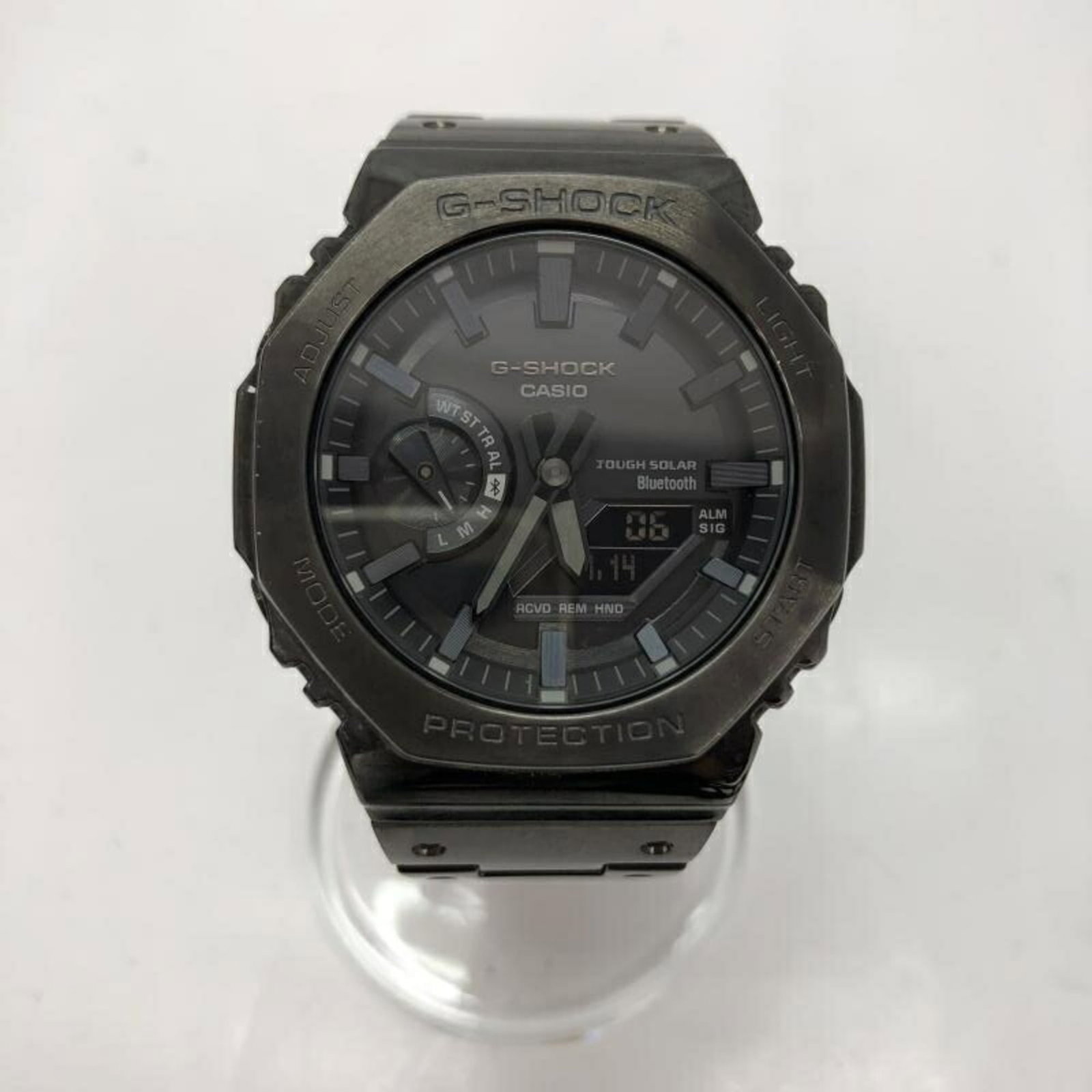 Casio G-SHOCK watch CASIO GM-B2100BD-1AJF: Casio G-SHOCK watch CASIO GM-B2100BD-1AJF Casio G-SHOCK wristwatch model GM-B2100BD-1AJF for men, used but in good condition with visible traces of wear, fits a wrist size of 16cm (6.29 inches). Item