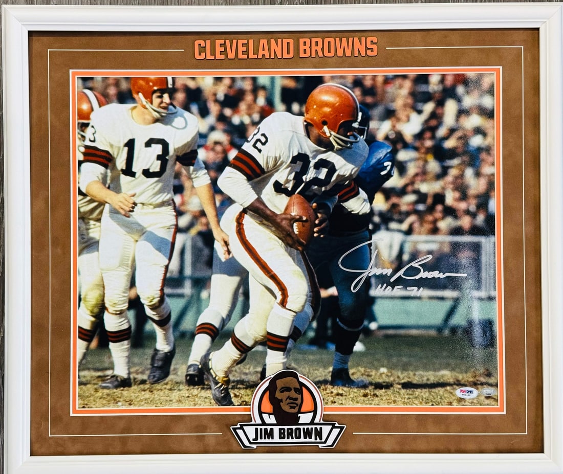 Jim Brown Autographed 16x20 Framed Browns Photo (PSA) (1 of 3)