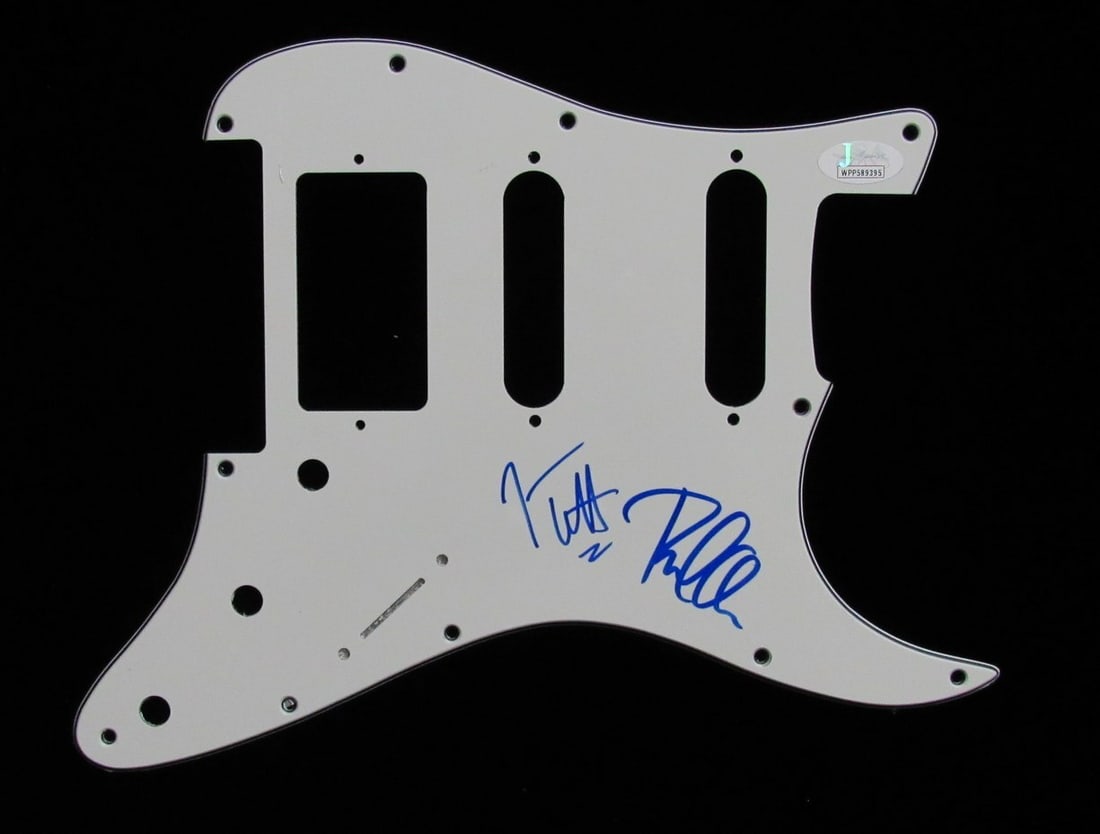 Def Leppard Joe Elliott/Phil Collen Signed/Autographed Guitar Pick Guard JSA 581: Def Leppard Joe Elliott/Phil Collen Signed/Autographed Guitar Pick Guard JSA 581 This original signed guitar pick guard from Def Leppard features autographs of Joe Elliott and Phil Collen, authenticat