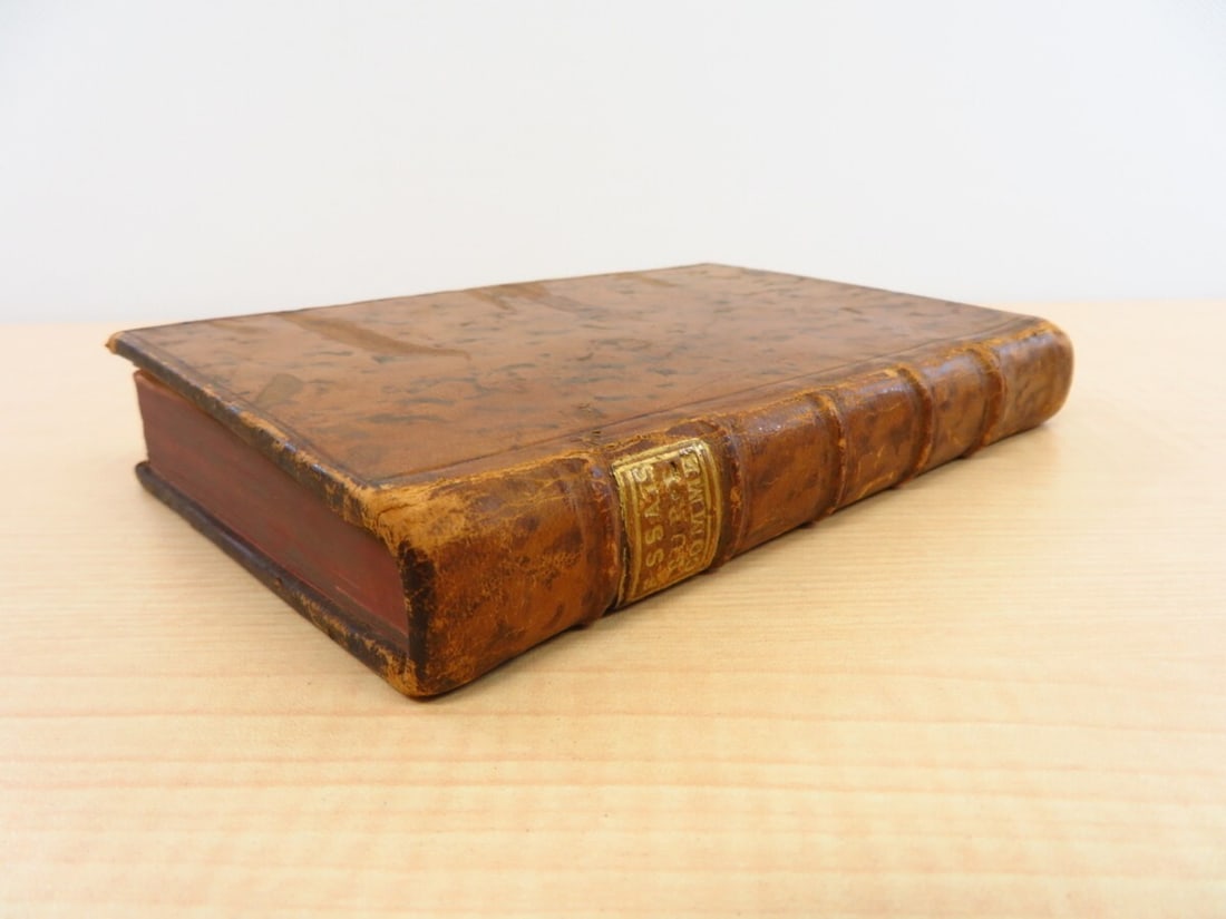 David Hume ?Essais sur le commerce?, 1767, First Edition, Full Leather Binding: David Hume ?Essais sur le commerce?, 1767, First Edition, Full Leather Binding This first edition of David Hume's 'Essais sur le commerce' from 1767 is bound in full leather, published in French by Ch