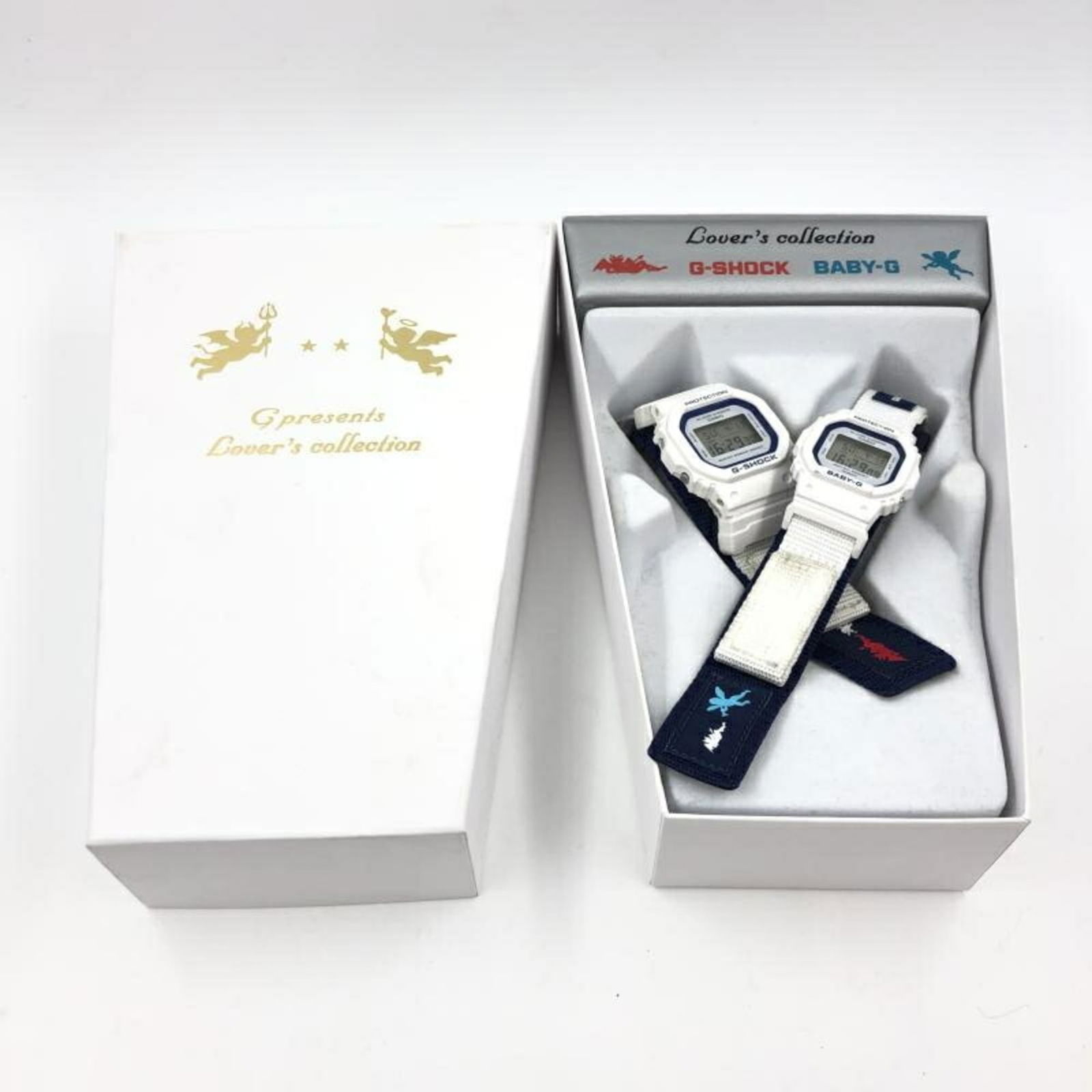 Casio G-SHOCK Watch 2023 Lovers Collection LOV-23A-7 ?Condition: Casio G-SHOCK Watch 2023 Lovers Collection LOV-23A-7 ?Condition The Casio G-SHOCK wristwatch from the 2023 Lovers Collection is used, with a white design and a wrist size of 24cm, showing signs of wea