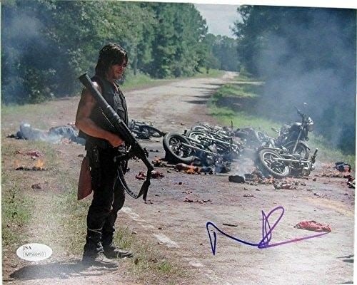 Norman Reedus Daryl Dixon The Walking Dead Auto/Signed 8x10 Photo JSA 129329 (1 of 2)