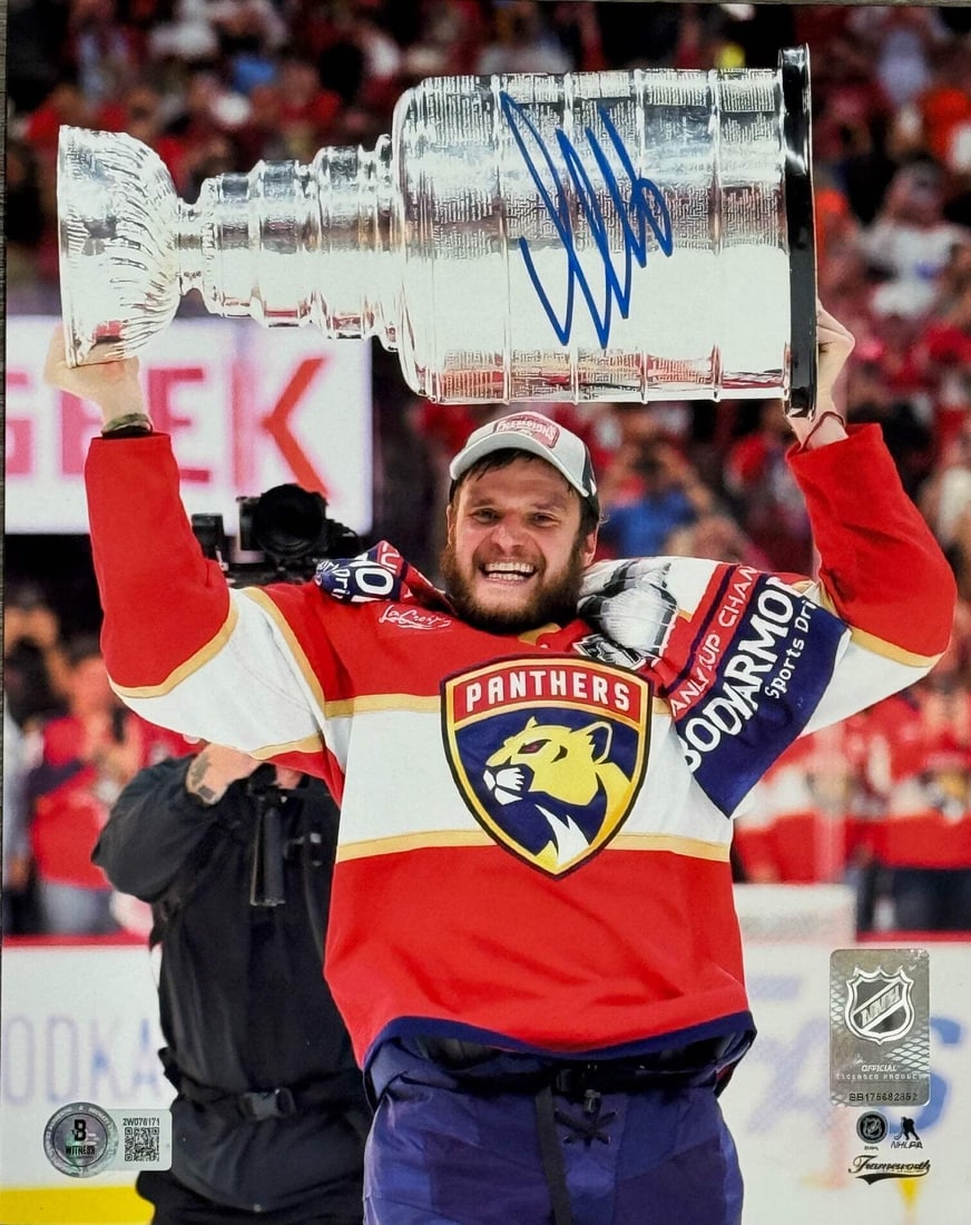 Aleksander Barkov Autographed Panthers 8x10 Raising Stanley Cup (Beckett Witness: Aleksander Barkov Autographed Panthers 8x10 Raising Stanley Cup (Beckett Witness This 8x10 photo of Aleksander Barkov raising the Stanley Cup is autographed in blue sharpie and comes with Beckett