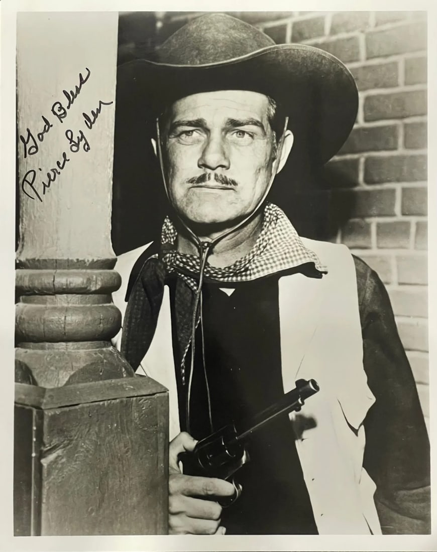 Pierce Lyden Autographed 8x10 Celebrity Photo: Pierce Lyden Autographed 8x10 Celebrity Photo Pierce Lyden autographed 8x10 celebrity photo, signed in black sharpie with the inscription 'God Bless'. Item Specifics: Pierce Lyden Autographed 8x10 Cel