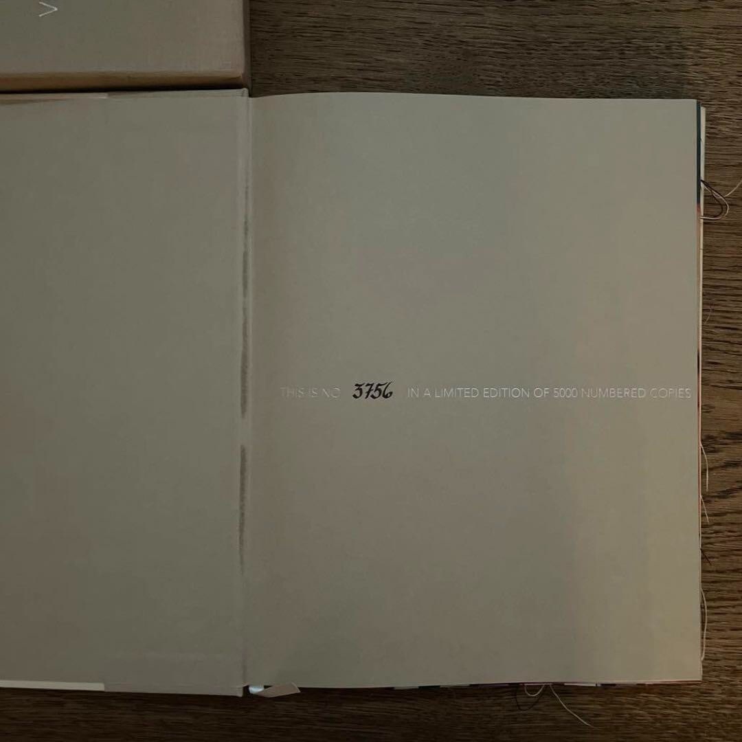 VISIONAIRE 22 CHIC Mario Testino Very Good Condition Limited ED3000s Fashion Box - 3