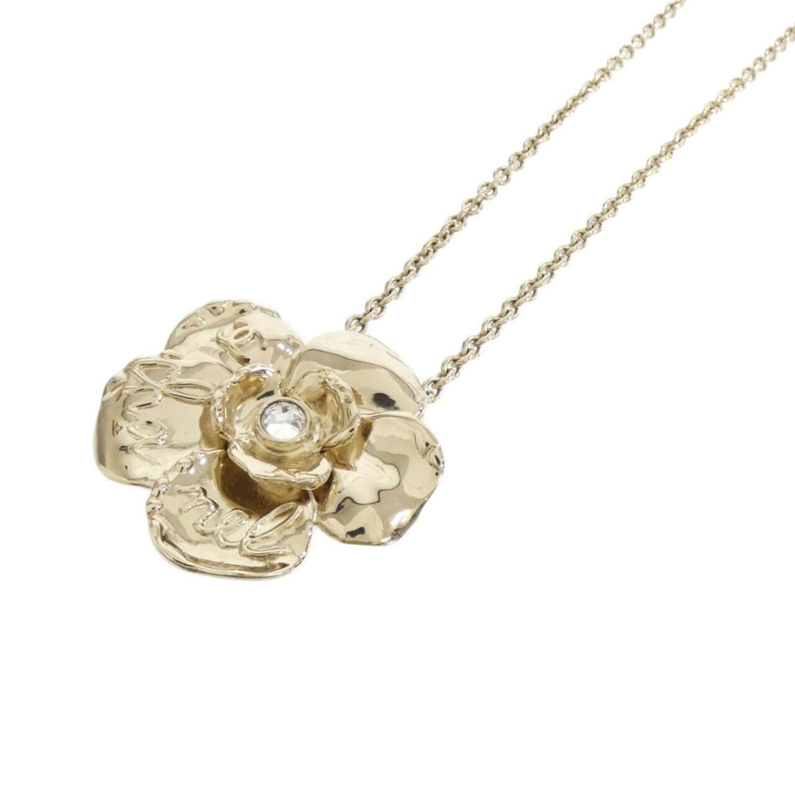 CHANEL: CHANEL Chanel women's necklace features a clear design with a neck circumference of 80 cm - 86.5 cm and a pendant size of 47mm x 45mm. It is in very good used condition. Item Specifics: Brand: Chanel