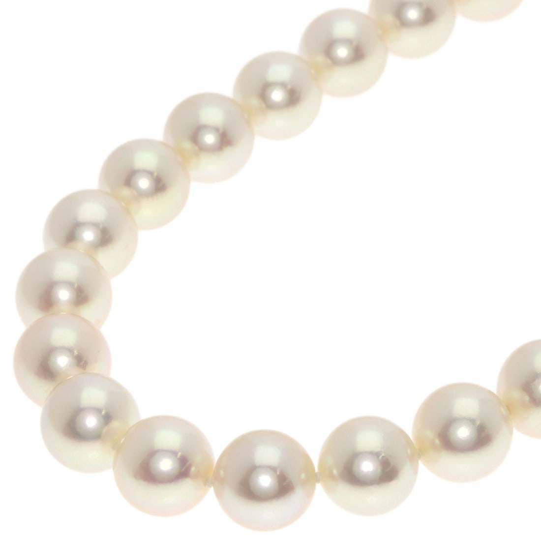 TASAKI PT900 Pearl Diamond Necklace Platinum: TASAKI PT900 Pearl Diamond Necklace Platinum TASAKI PT900 Pearl Diamond Necklace made of platinum features a total carat weight of 0.45ct in pearls and measures 17.7 inches in length. It is produced