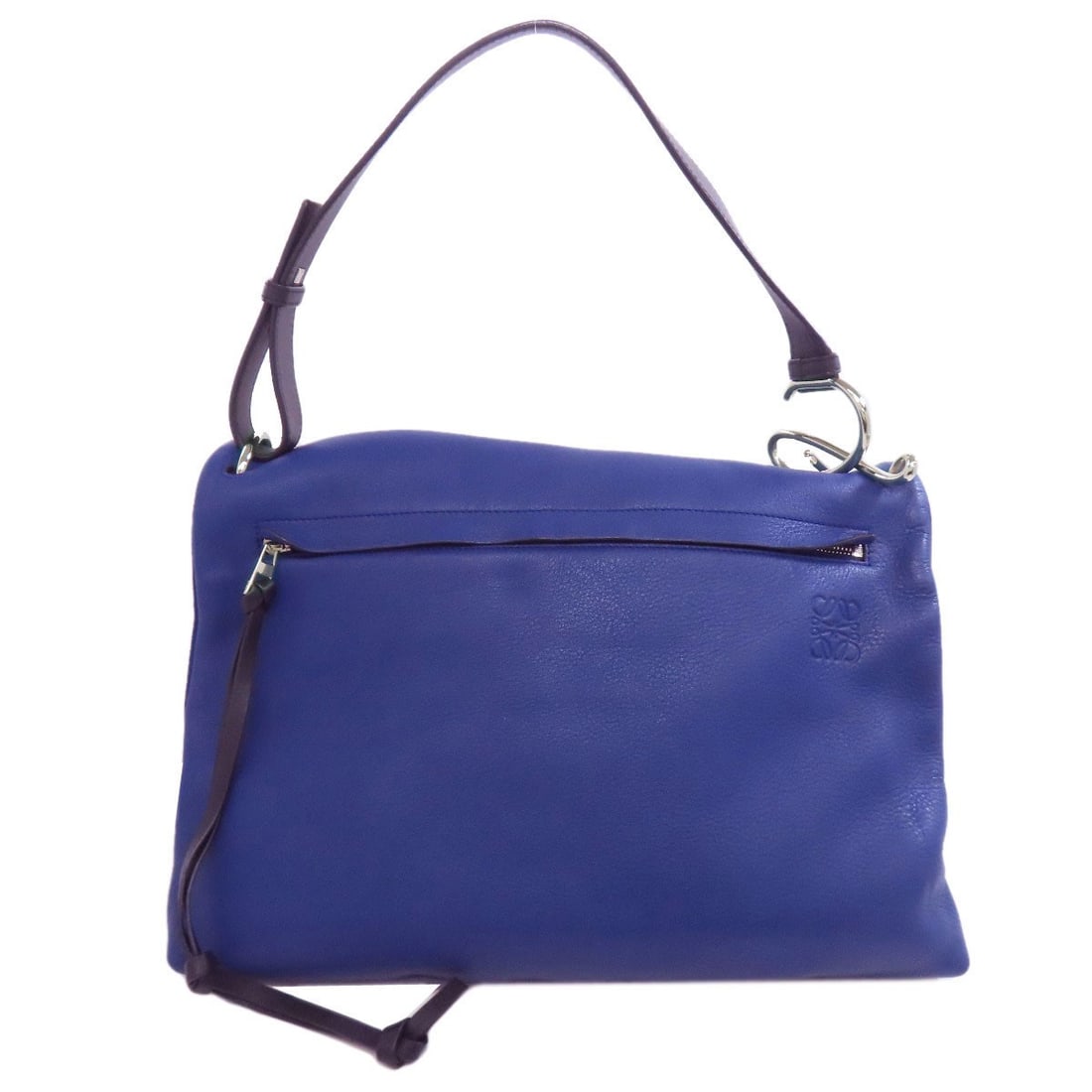 LOEWE One Shoulder Bag Calf Belt: LOEWE One Shoulder Bag Calf Belt The LOEWE shoulder bag is crafted from blue calf leather, made in Spain, featuring a classic and stylish design for everyday use. Item Specifics: Brand: LOEWE Style: S