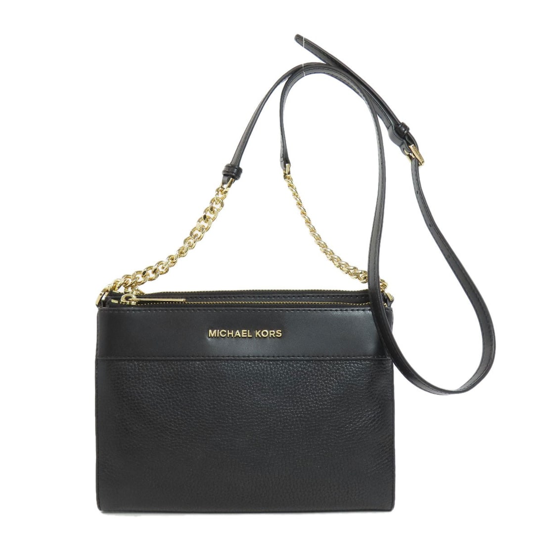 Leather Michael Kors ChainShoulder Shoulder Bag: Leather Michael Kors ChainShoulder Shoulder Bag This Michael Kors shoulder bag is made of black leather and designed in a classic shoulder bag style. Item Specifics: Brand: Michael Kors Style: Shoulde
