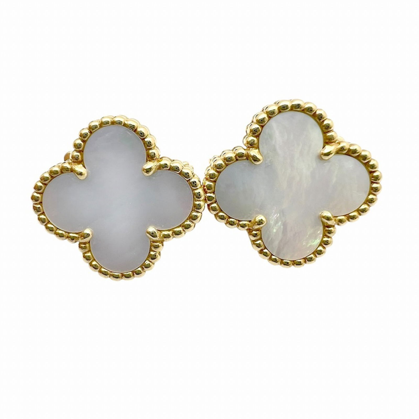 Stud Earrings Shell, Yellow Gold (18K) - Van Cleef & Arpels: Stud Earrings Shell, Yellow Gold (18K) - Van Cleef & Arpels Van Cleef & Arpels 18K yellow gold stud earrings featuring shell and mother of pearl, measuring 15.00mm x 15.00mm, in very good used conditi