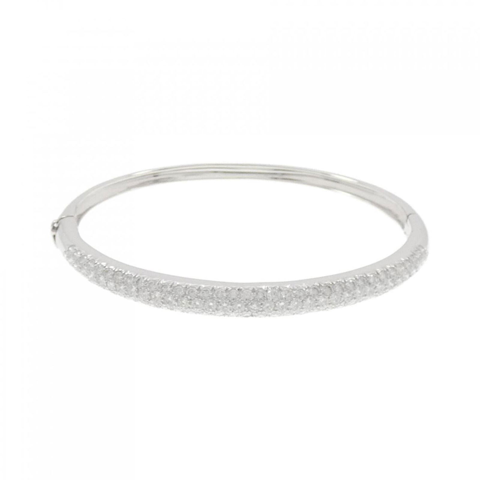Van Cleef & Arpels 18K White Gold Bangle: Van Cleef & Arpels 18K White Gold Bangle Van Cleef & Arpels bangle made from 18K white gold, designed for women and measuring 17cm in length; condition is like new with hardly any traces of usage. Ite