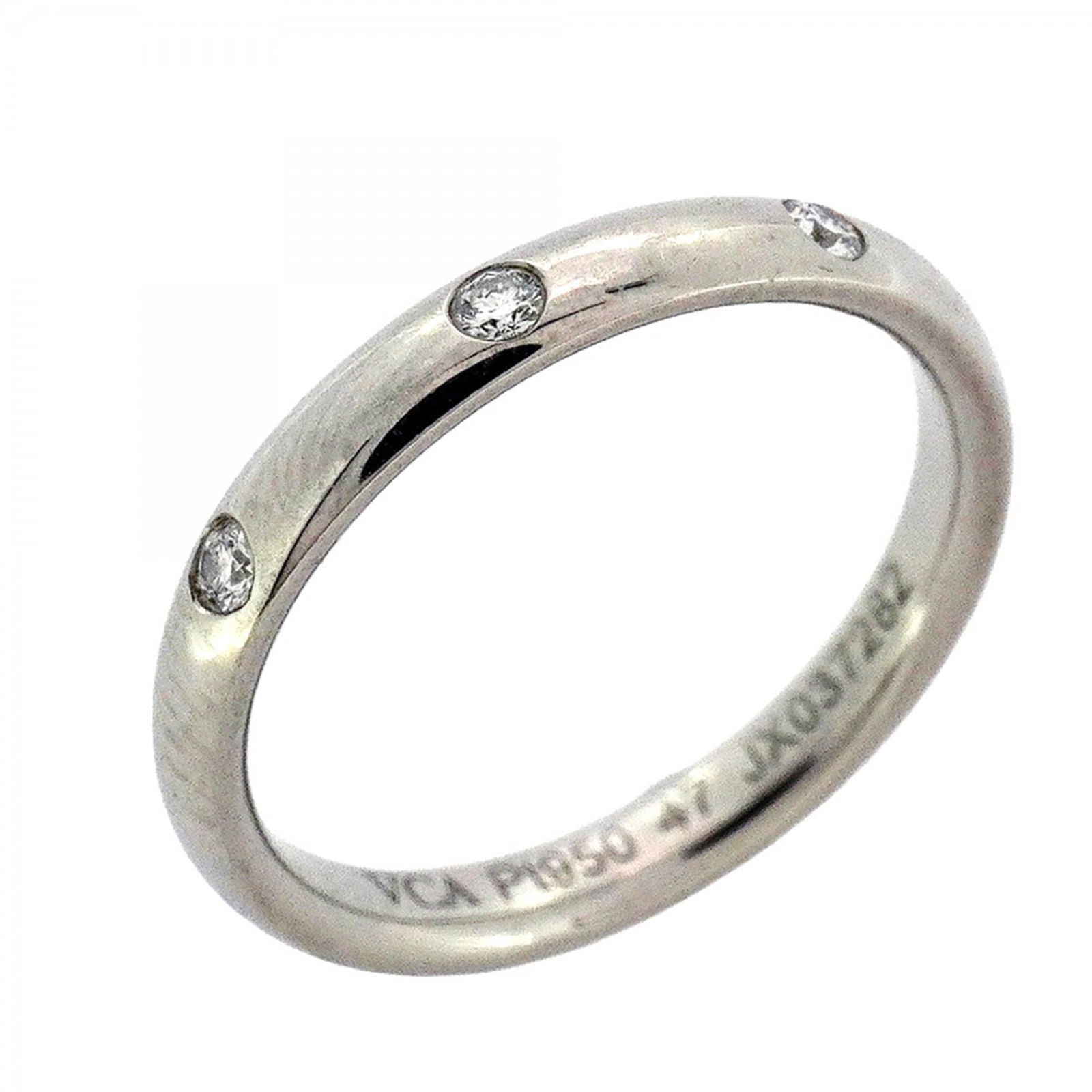 Platinum 950 Band Ring - Van Cleef & Arpels: Platinum 950 Band Ring - Van Cleef & Arpels Van Cleef & Arpels band ring made of platinum 950, designed for women, includes diamond stone, size 47 (US size 4), in good condition with visible traces of