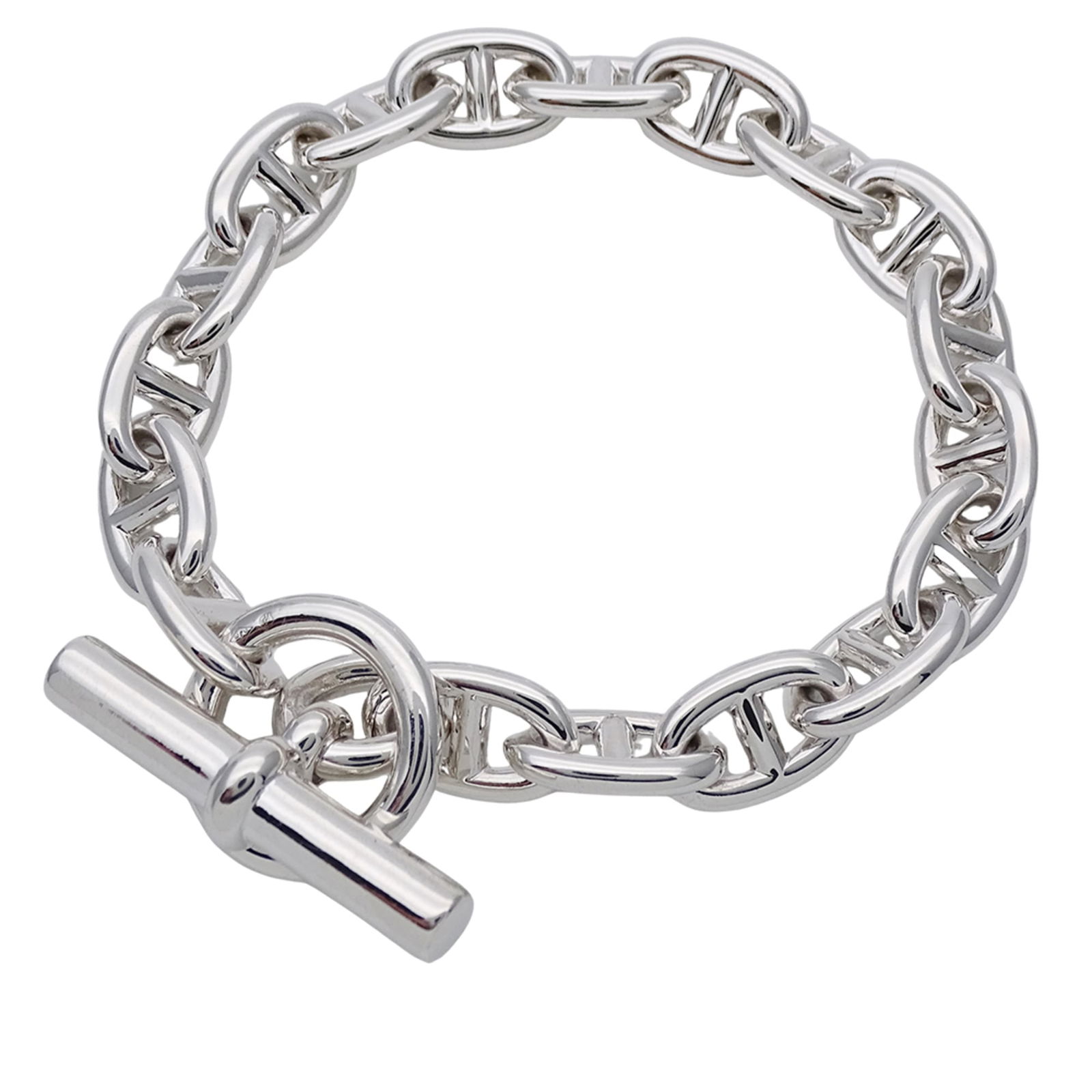 Hermes Silver 925 Charm Bracelet: Hermes Silver 925 Charm Bracelet Hermes charm bracelet made from Silver 925, measuring 19.5 cm in length, in like-new condition with hardly any traces of usage. Item Specifics: Brand: Hermes Type: Cha