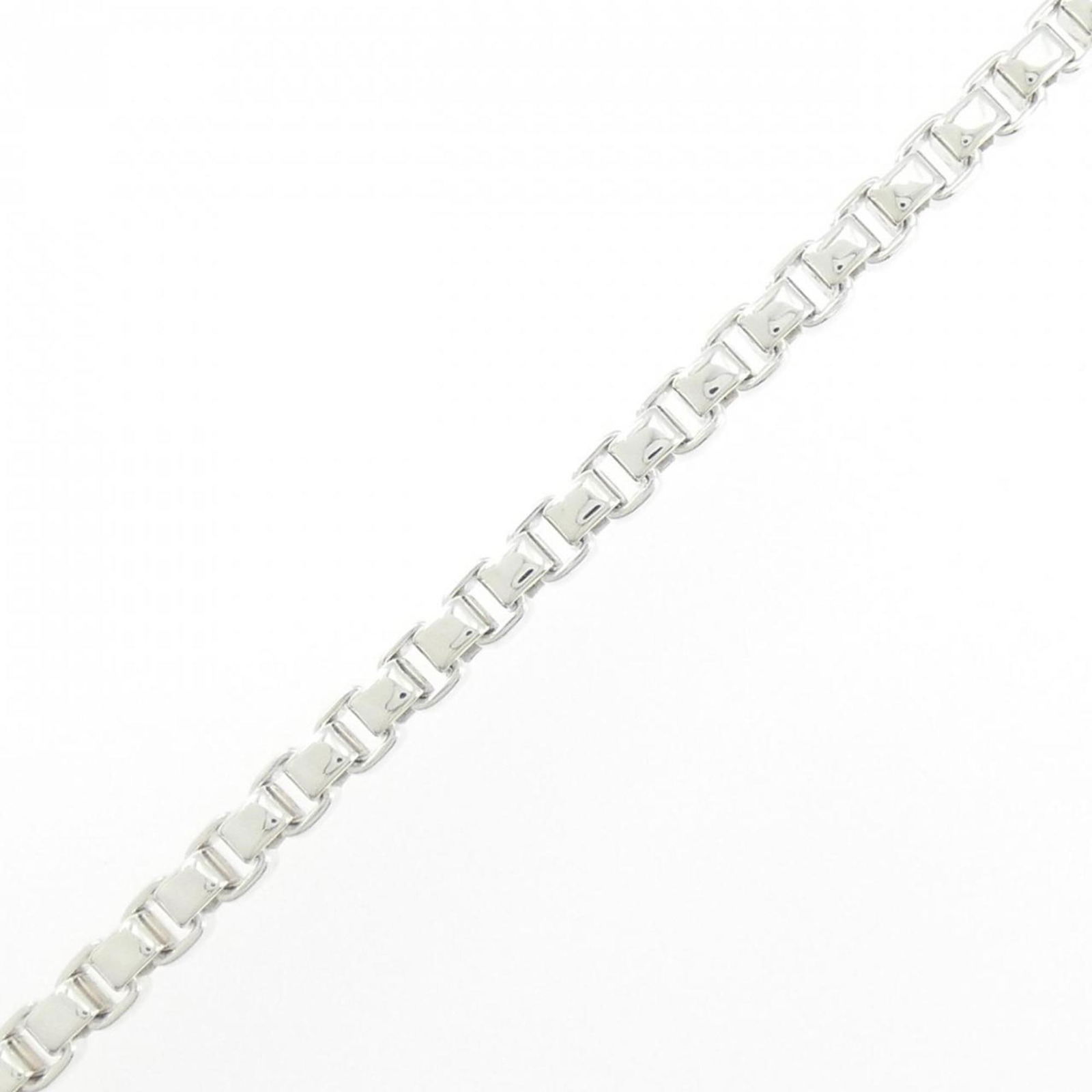 Tiffany Silver 925 Charm Bracelet: Tiffany Silver 925 Charm Bracelet Tiffany charm bracelet for women in Silver 925, 18.5cm long, used in like-new condition with minimal traces of wear. Item Specifics: Brand: Tiffany Type: Charm Bracel