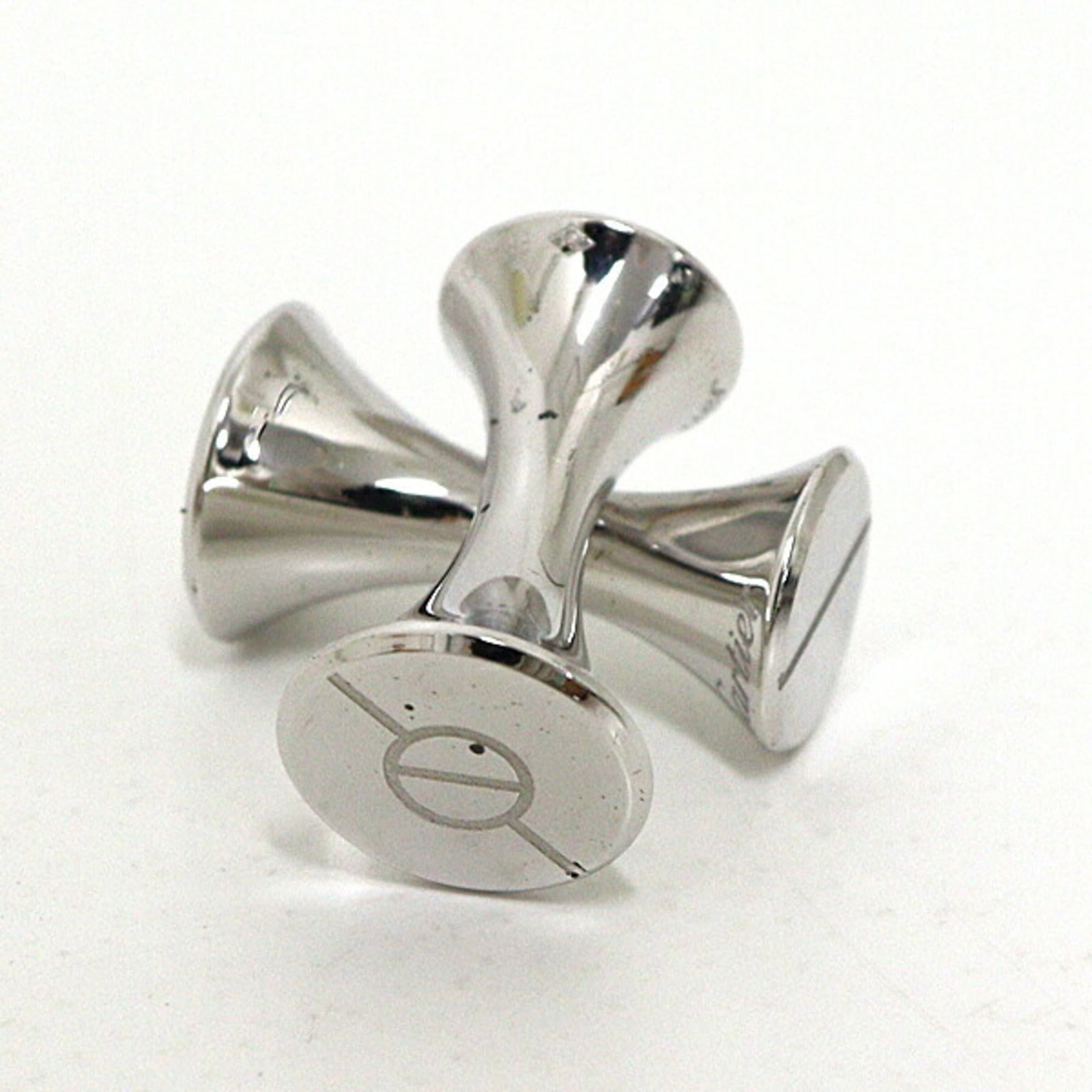 Silver 925 Cartier Cufflinks: Silver 925 Cartier Cufflinks Cartier cufflinks made from silver 925, measuring 21mm x 13mm x 13mm, in very good used condition with some signs of wear. Item Specifics: Brand: Cartier Type: Cufflinks G