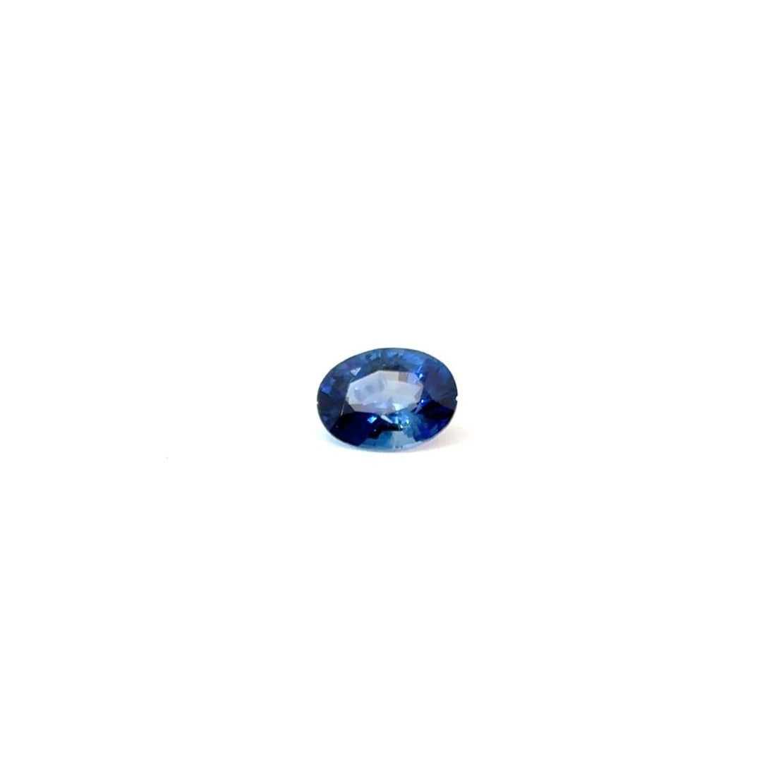 Loose Blue Oval Sapphire Gemstone 2.23ct SI: Loose Blue Oval Sapphire Gemstone 2.23ct SI This loose blue oval sapphire gemstone weighs 2.23ct, faceted with SI clarity, and has been heated. Item Specifics: Type: Sapphire Carat: 2.23 Cut: