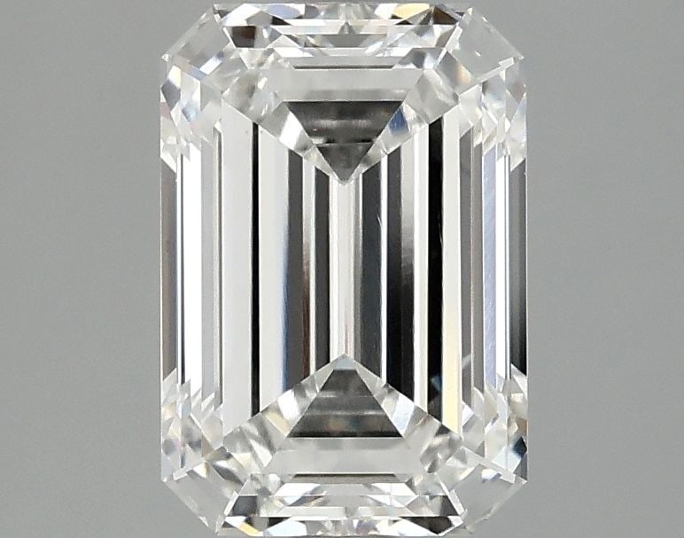 Loose Lab Diamond IGI Emerald 2.09ct E VVS2: Loose Lab Diamond IGI Emerald 2.09ct E VVS2 Loose lab-grown diamond weighing 2.09ct, in emerald cut, with E color and VVS2 clarity; certified by IGI. Item Specifics: Source: This Is A Real Diamond
