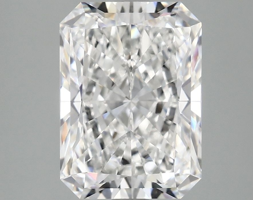 Loose Lab Diamond 3.08ct Radiant E VVS2: Loose Lab Diamond 3.08ct Radiant E VVS2 Loose lab-grown diamond weighing 3.08 carats, radiant cut, E color, VVS2 clarity, EX polish, EX symmetry, with dimensions of 10.11L x 7.3W x 4.85H mm.