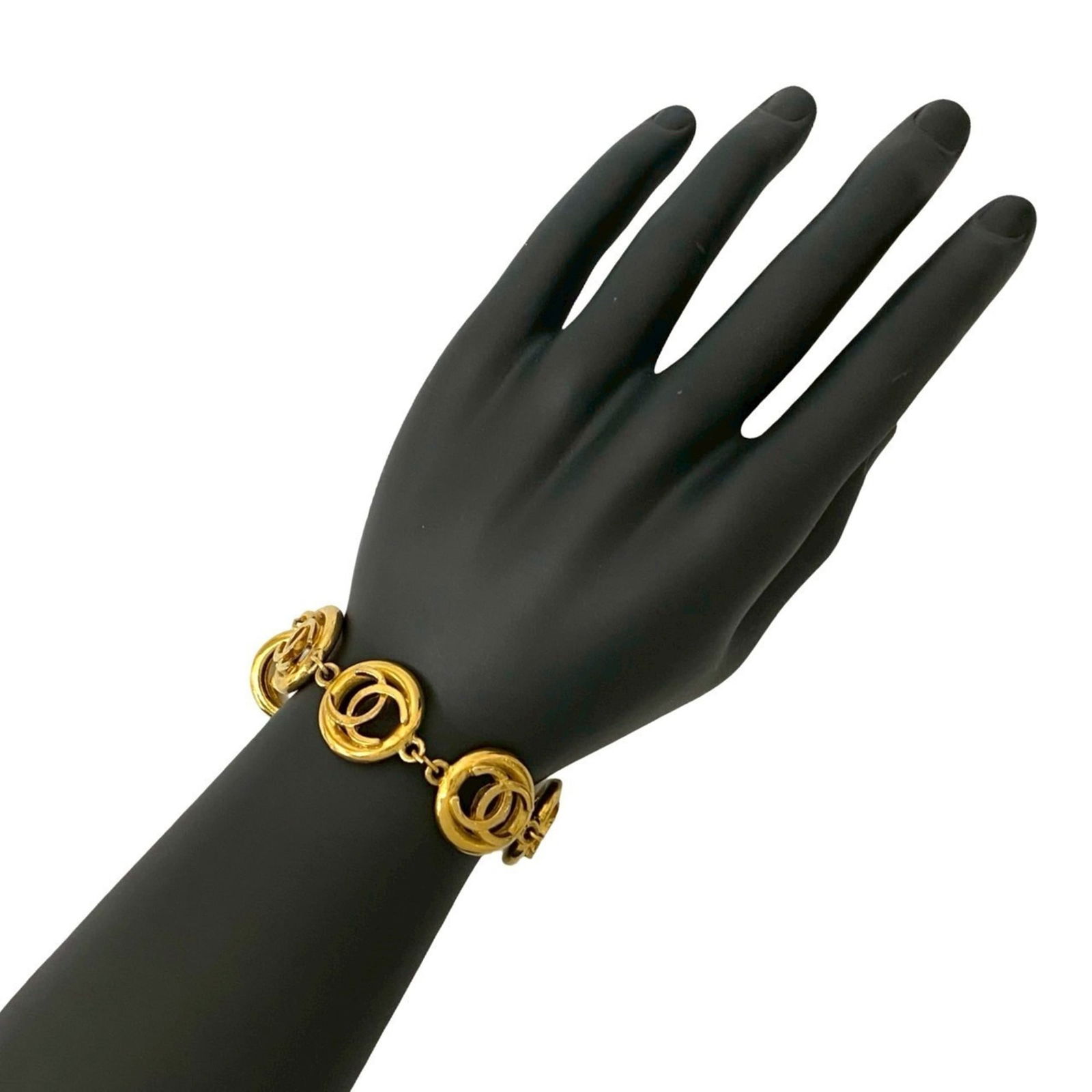 Plating Chanel Charm Bracelet Gold (1 of 5)