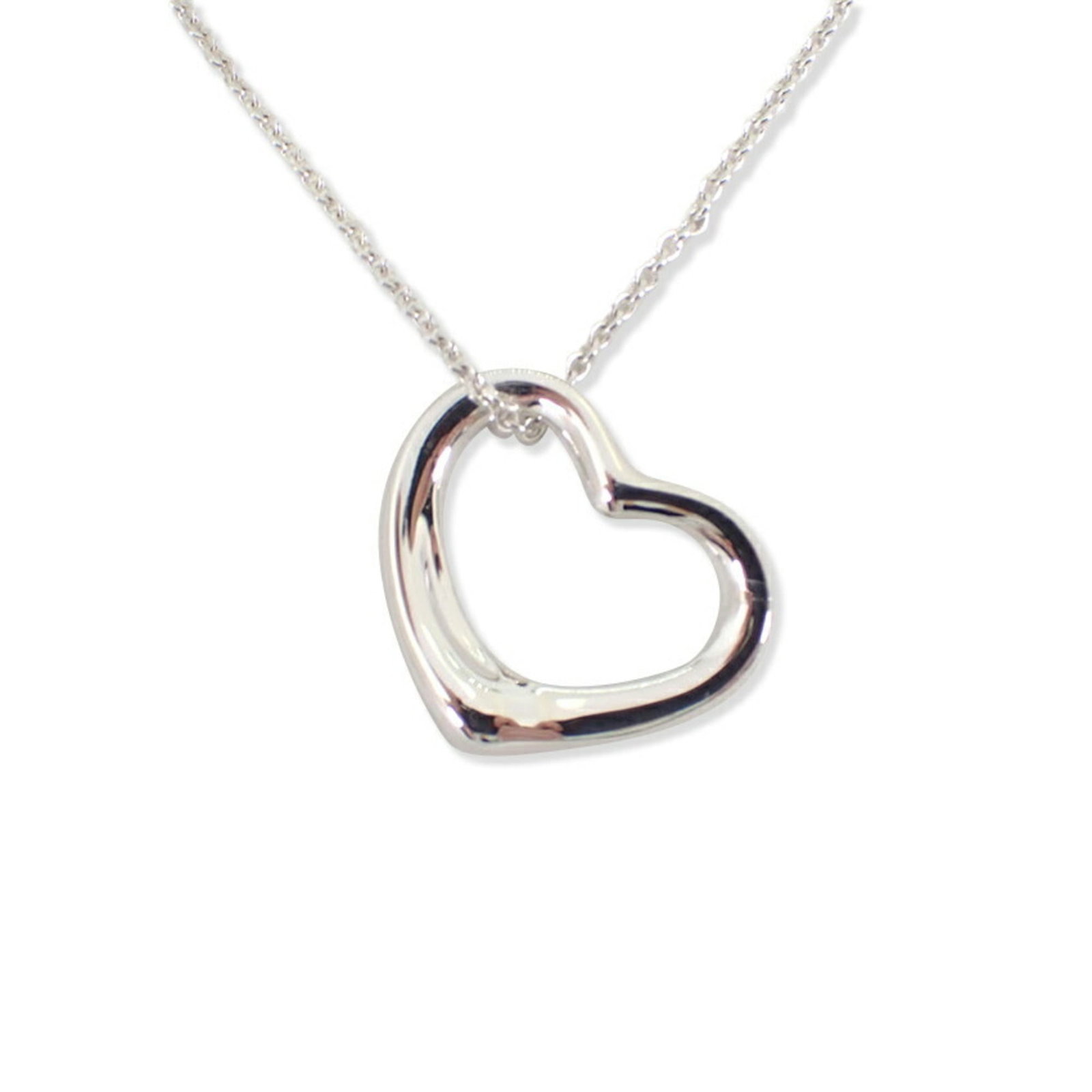 925 Tiffany Sterling Silver: 925 Tiffany Sterling Silver Tiffany sterling silver necklace for women, with a neck circumference of 41.5 cm and a pendant size of 18.9mm x 22.2mm. Condition is very good, with minor signs of wear. It