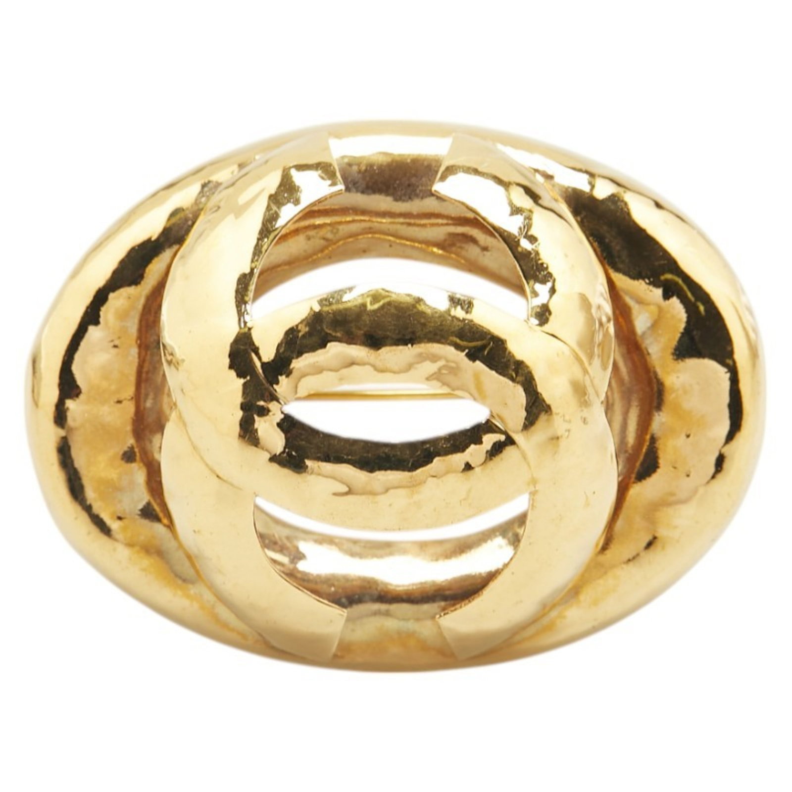 Brooch Chanel: Brooch Chanel Chanel gold brooch for women, measuring 4.11cm x 5.46cm (1.61'' x 2.14''), in good used condition with traces of usage. Item Specifics: Brand: Chanel Type: Brooch Gender: Women Color: Go